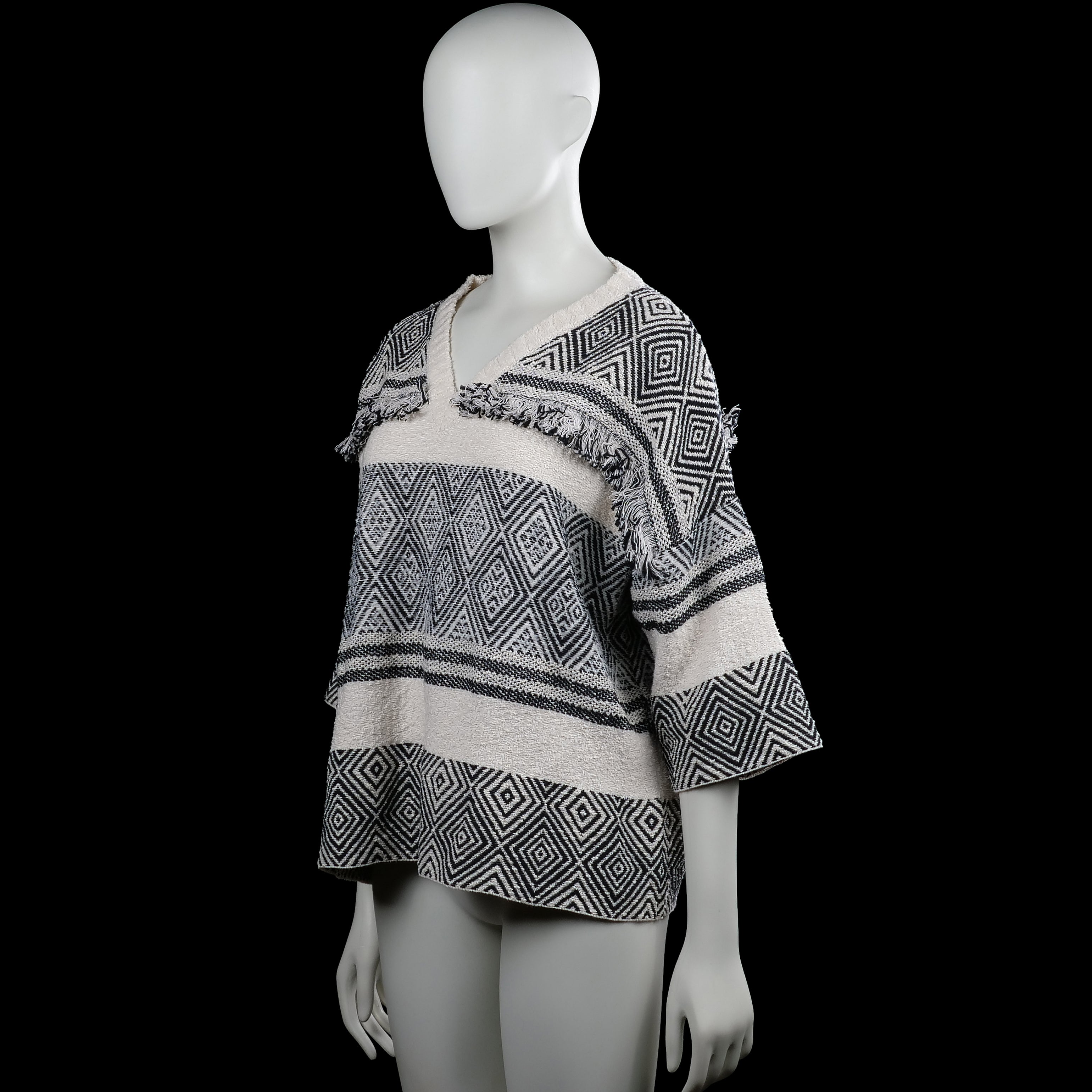 Sweater - Ivory & Black - Size L