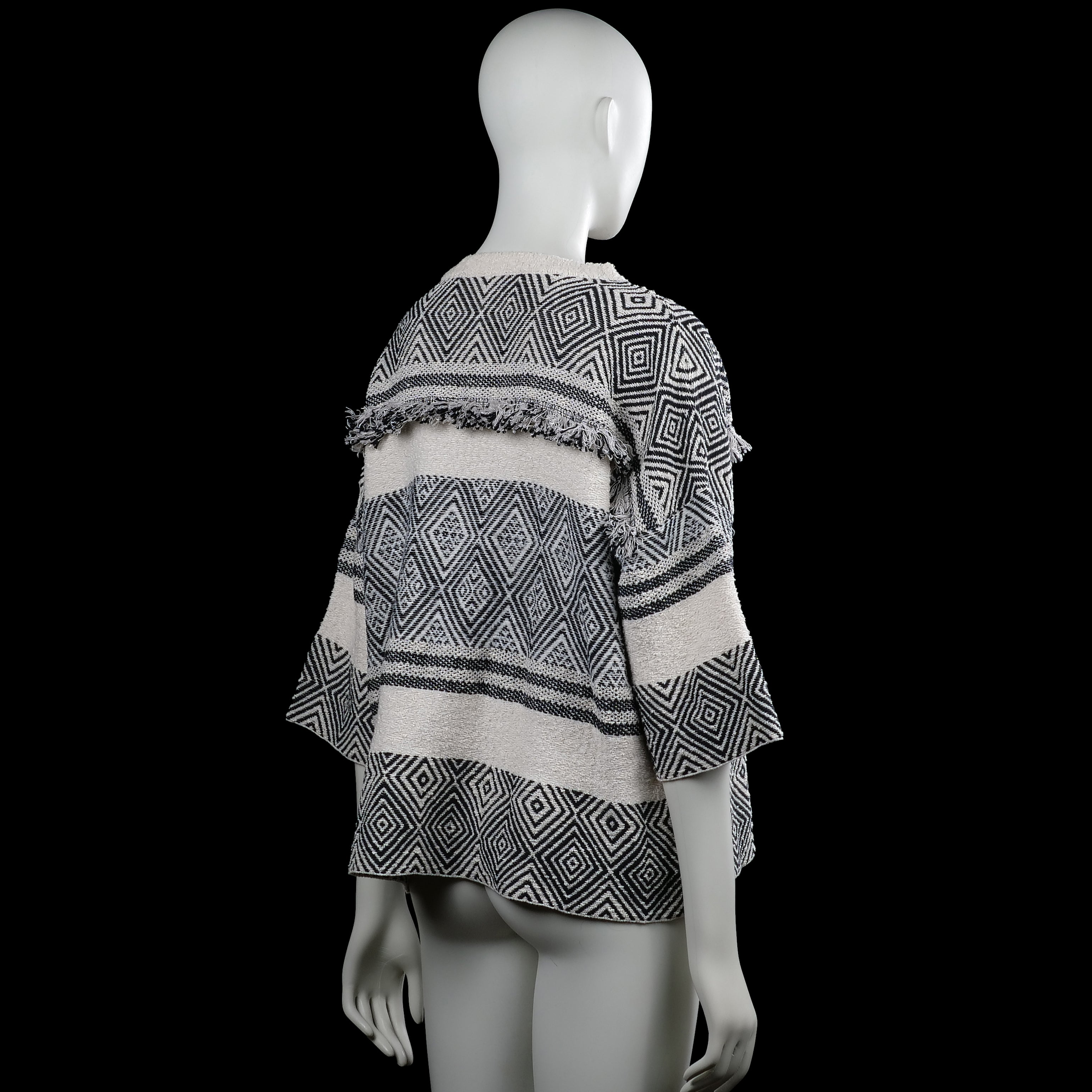 Sweater - Ivory & Black - Size L