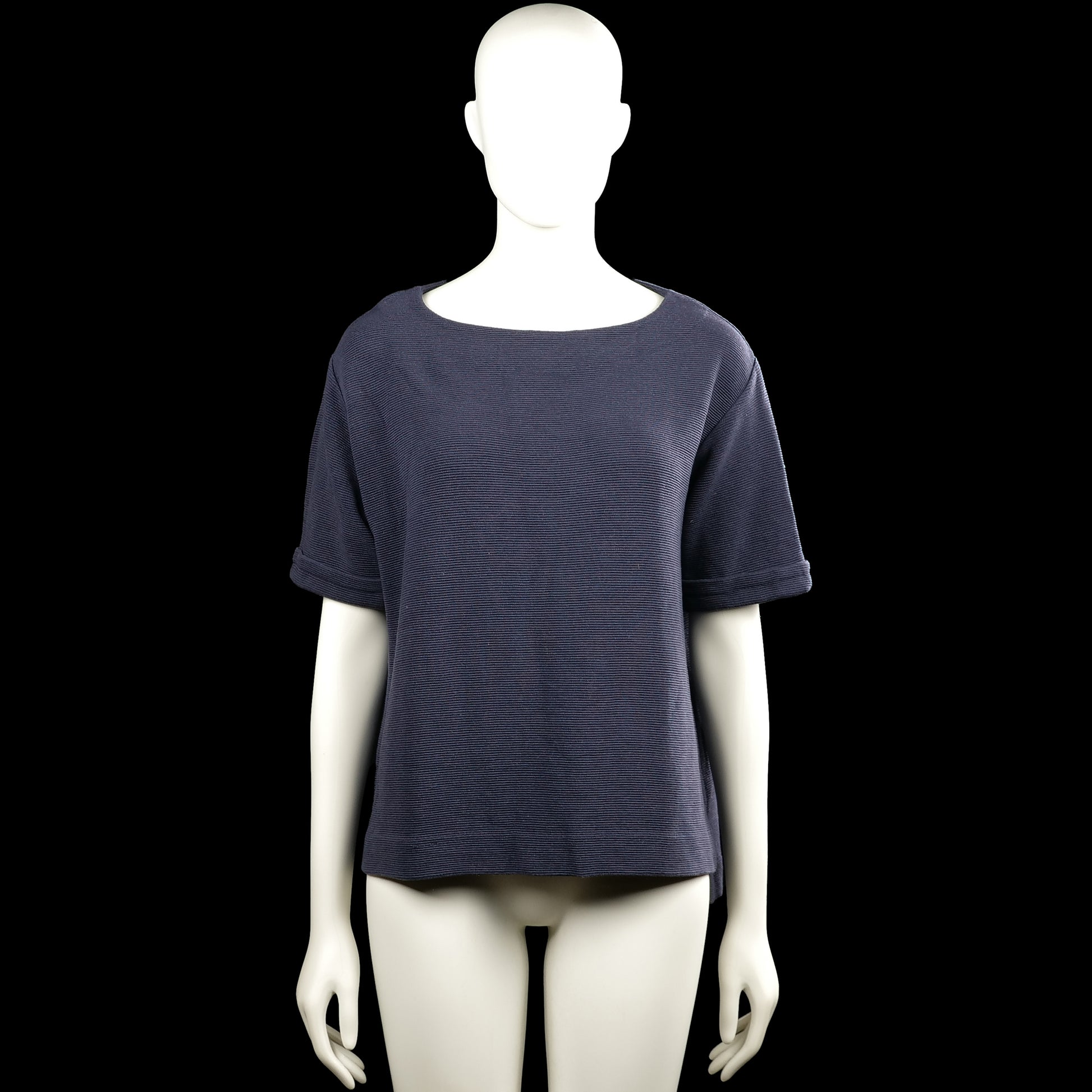 Sissy-boy - T-shirt - Navy - Size M - Navy solid top with a boat neckline and short sleeves with plain turned-up cuffs. Features a high-low hem with small side slits.