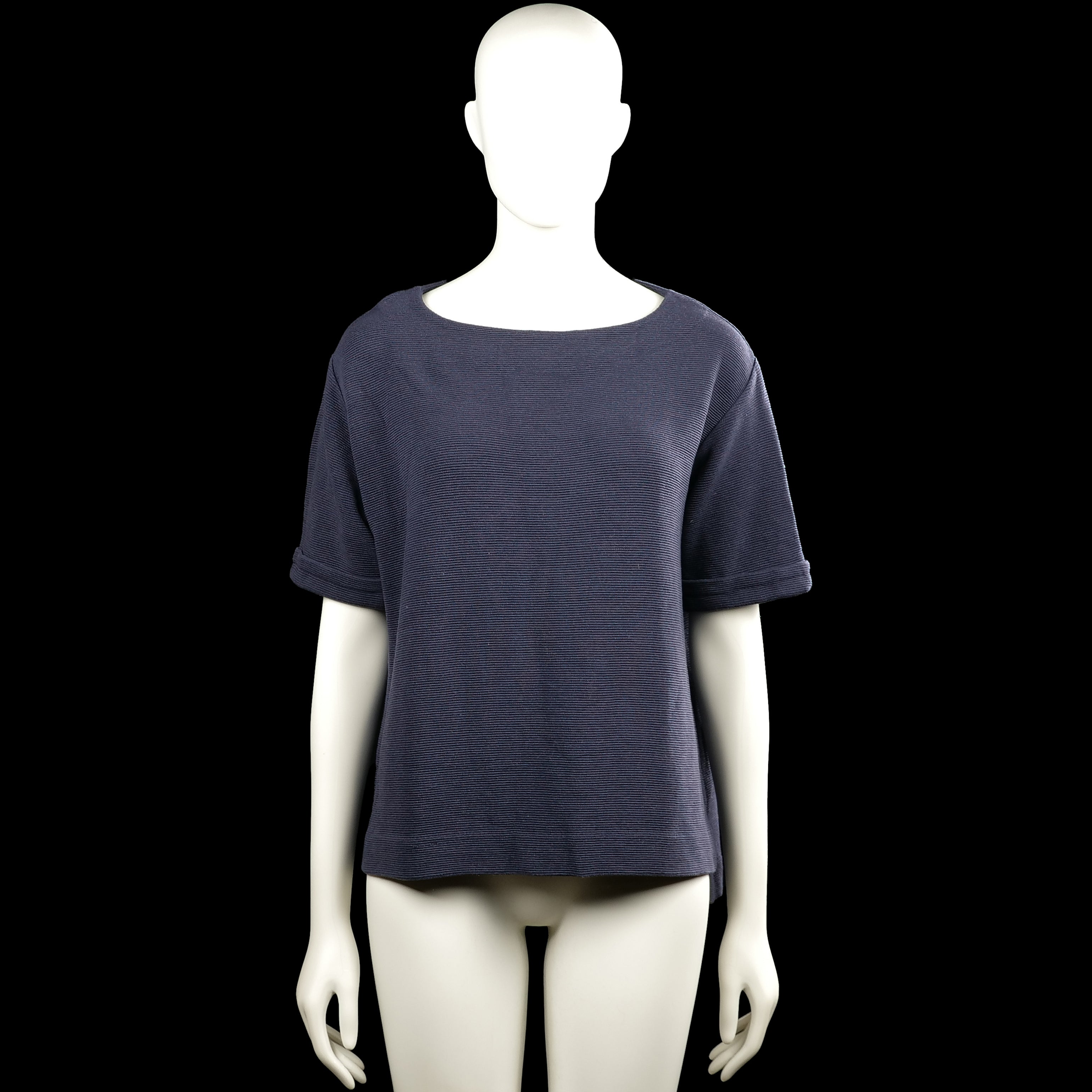 Sissy-boy - T-shirt - Navy - Size M - Navy solid top with a boat neckline and short sleeves with plain turned-up cuffs. Features a high-low hem with small side slits.