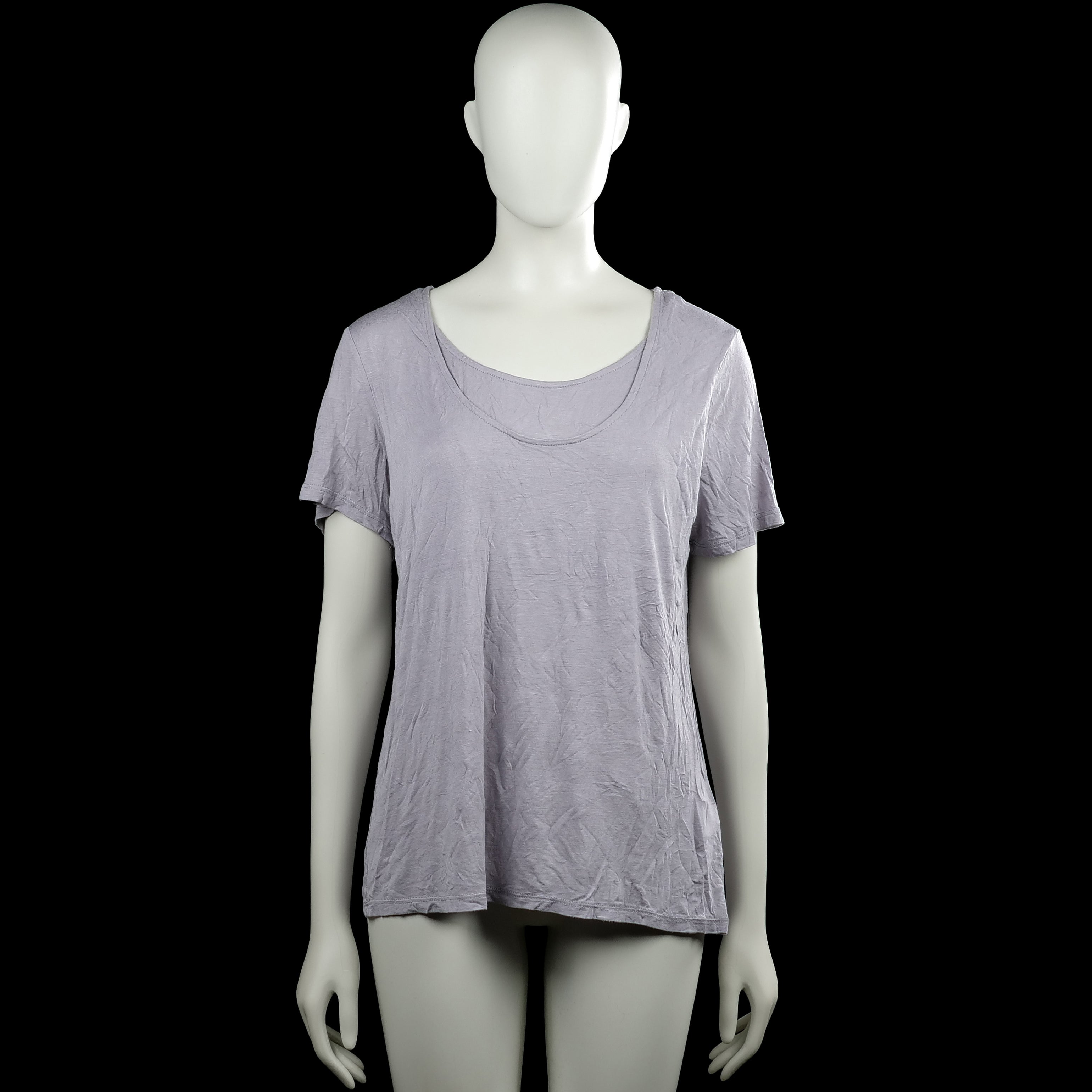 H&M - T-shirt - Lavender - Size M - Lavender solid top with a scoop neckline and short sleeves. Straight hem and plain sleeve cuffs.