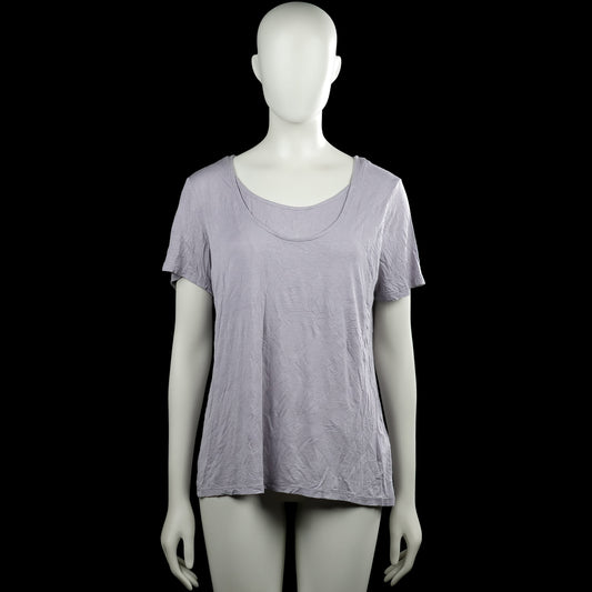 H&M - T-shirt - Lavender - Size M - Lavender solid top with a scoop neckline and short sleeves. Straight hem and plain sleeve cuffs.