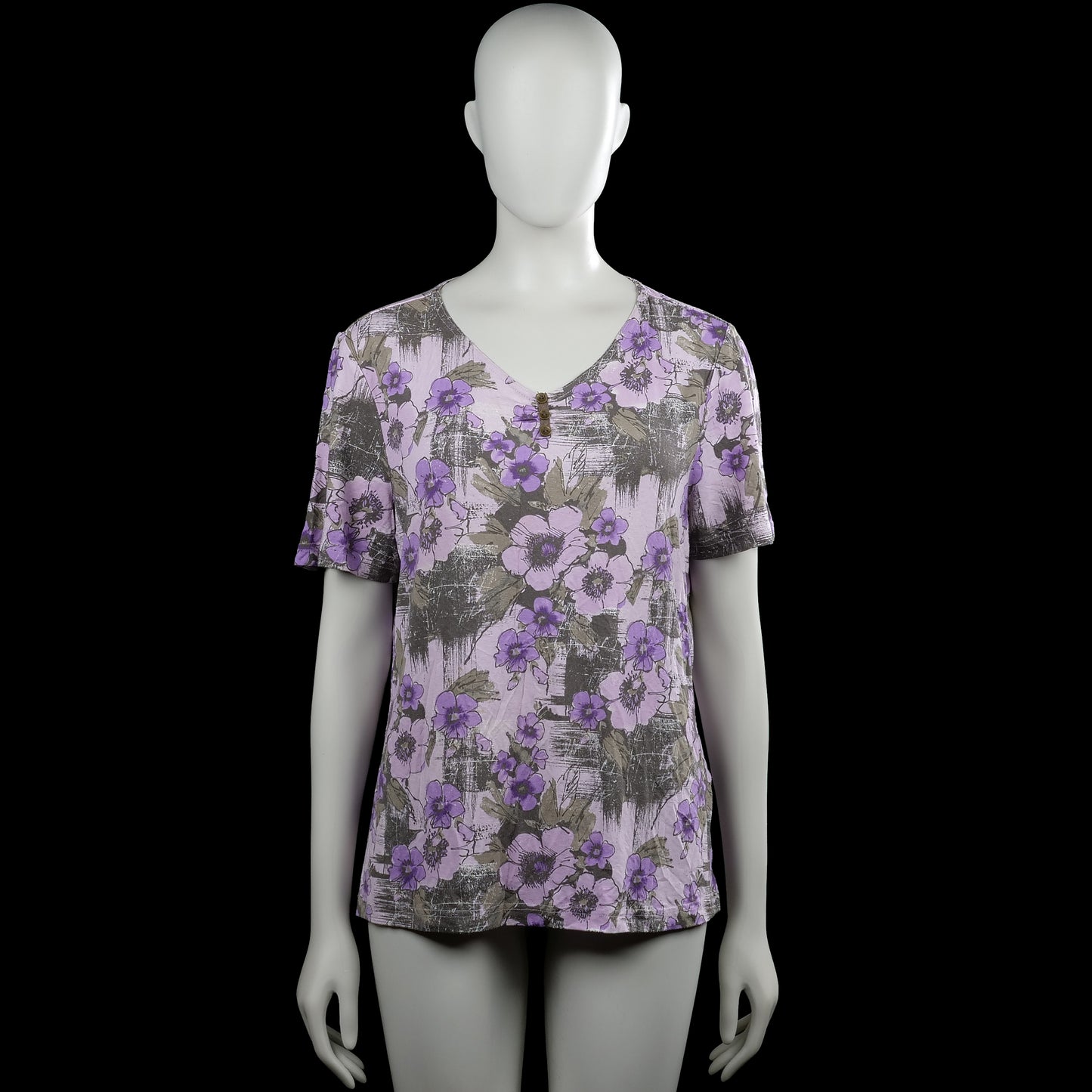 Kingfield - T-shirt - Purple & Gray - Size M - Purple and gray floral top with a V-neck and short sleeves. Features a short button placket at the neckline and a straight hem.