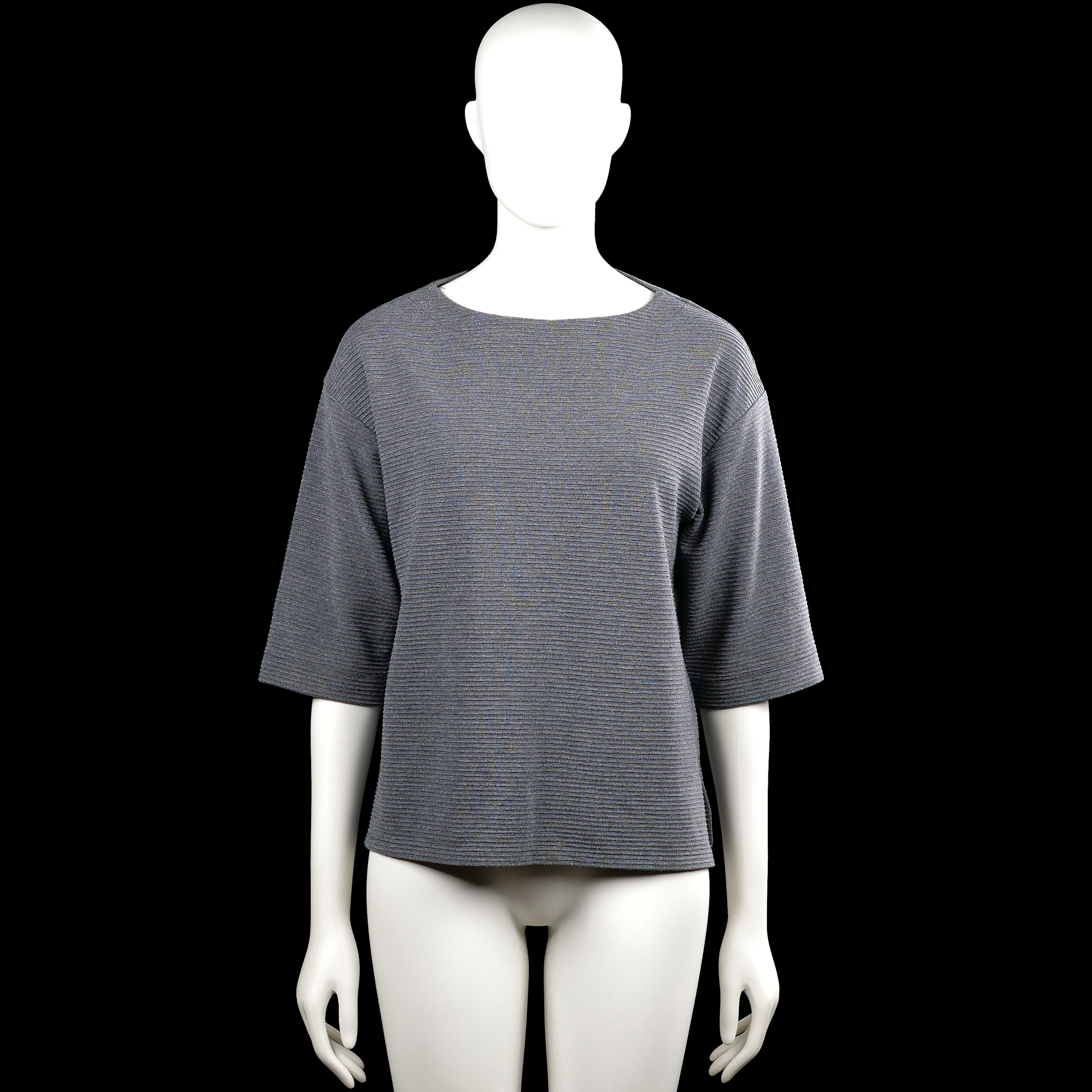 Kappahl - T-shirt - Gray - Size S - Gray solid top with a boat neckline and short sleeves. Features plain cuffs and a straight hem.