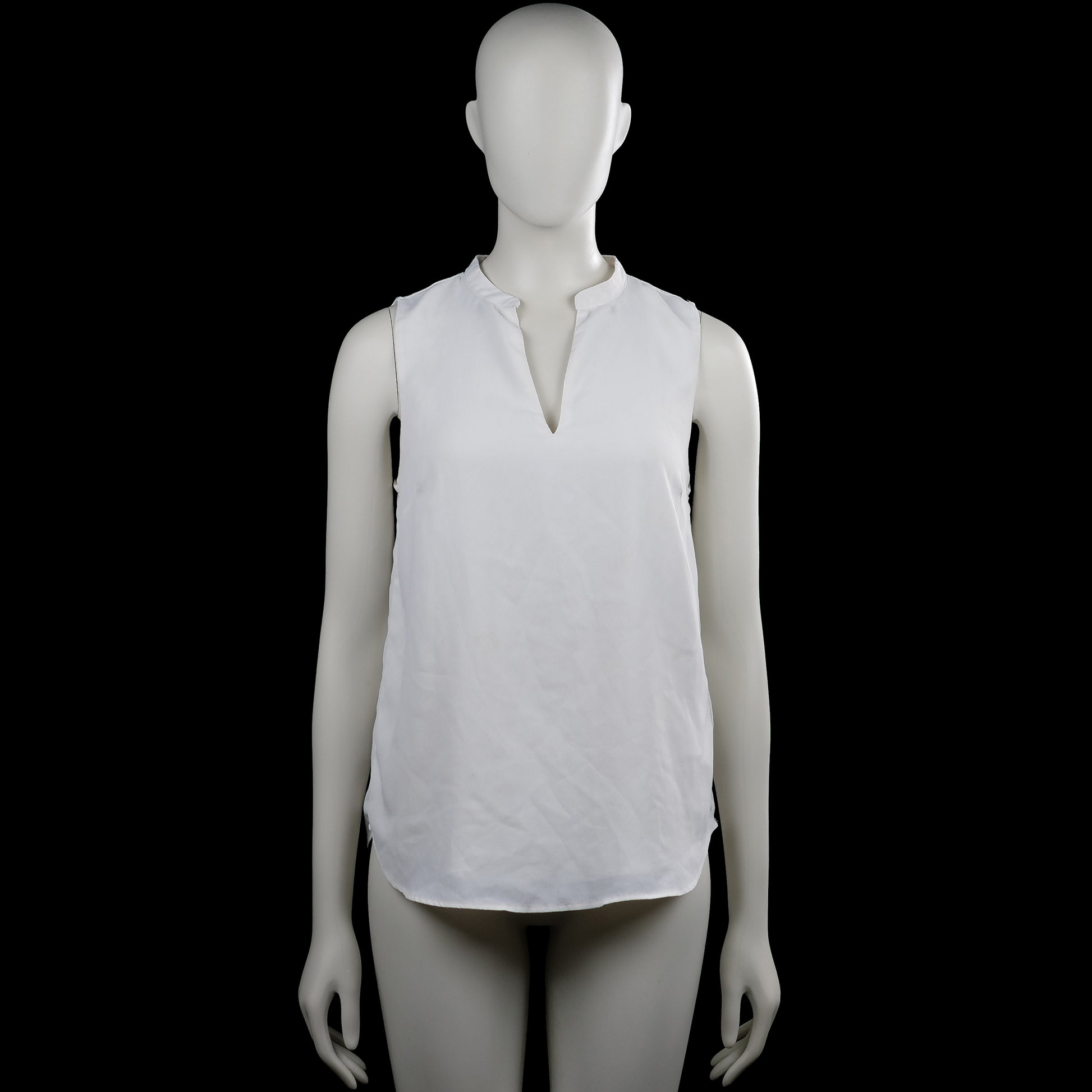 H&M - Blouse - White - Size 34 - White solid sleeveless top with a split V-neckline. Curved hem with side slits.