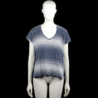 Zara trafaluc - T-shirt - Navy & White - Size L - Navy and white printed top with a V-neck and short sleeves. Straight hem with small side slits.