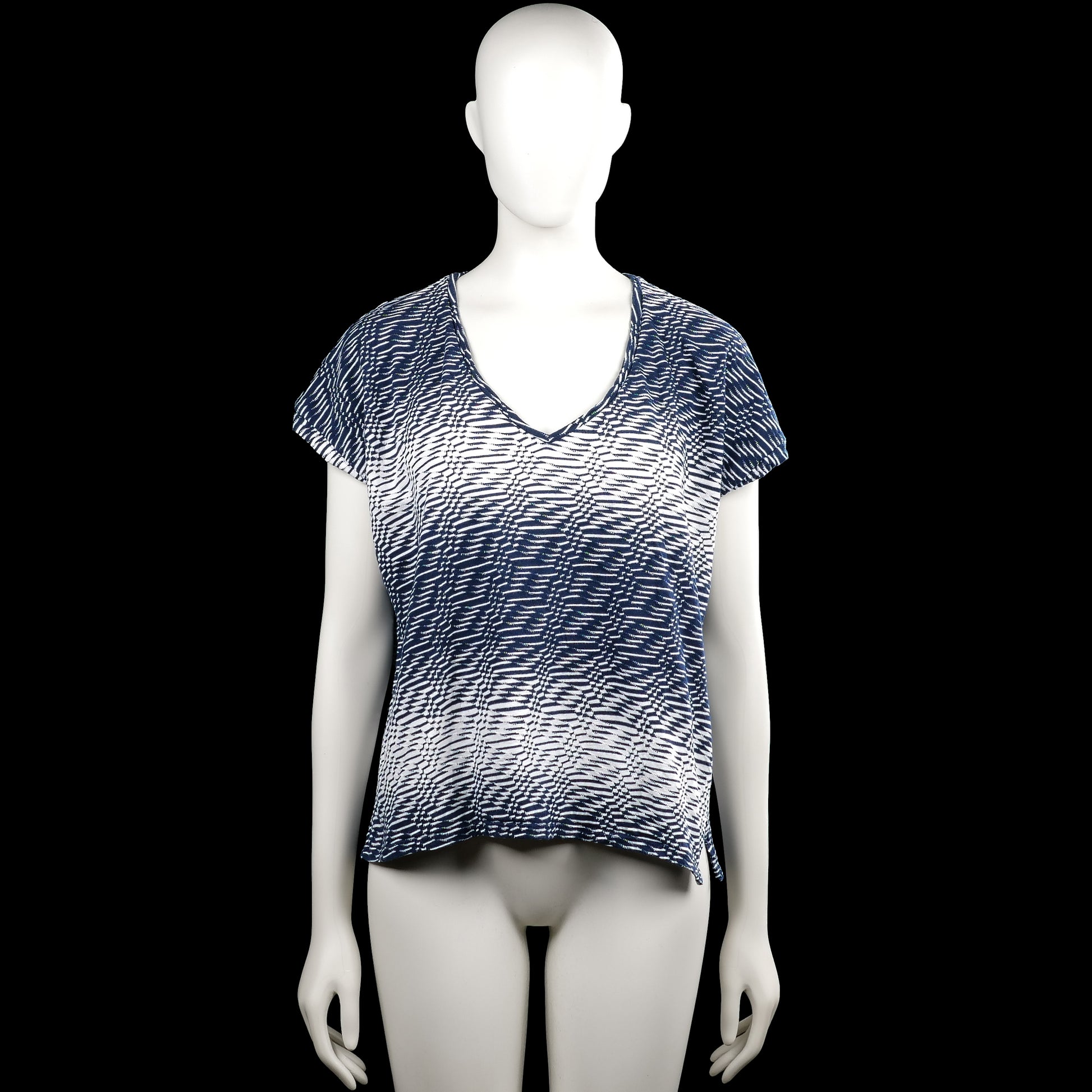 Zara trafaluc - T-shirt - Navy & White - Size L - Navy and white printed top with a V-neck and short sleeves. Straight hem with small side slits.