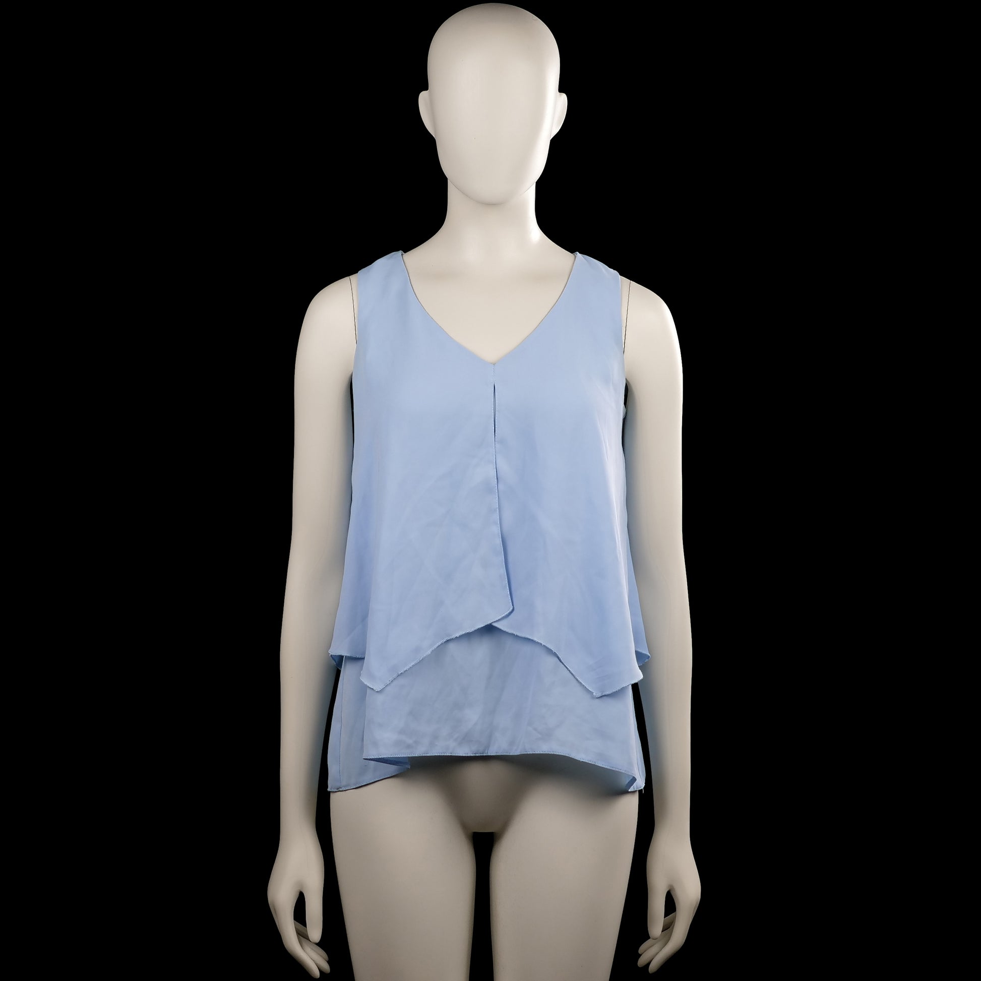 Atmosphere - Tank top - Light Blue - Size 34 - Light blue solid sleeveless top with a V-neckline. Layered asymmetrical hem with an overlapping front panel.