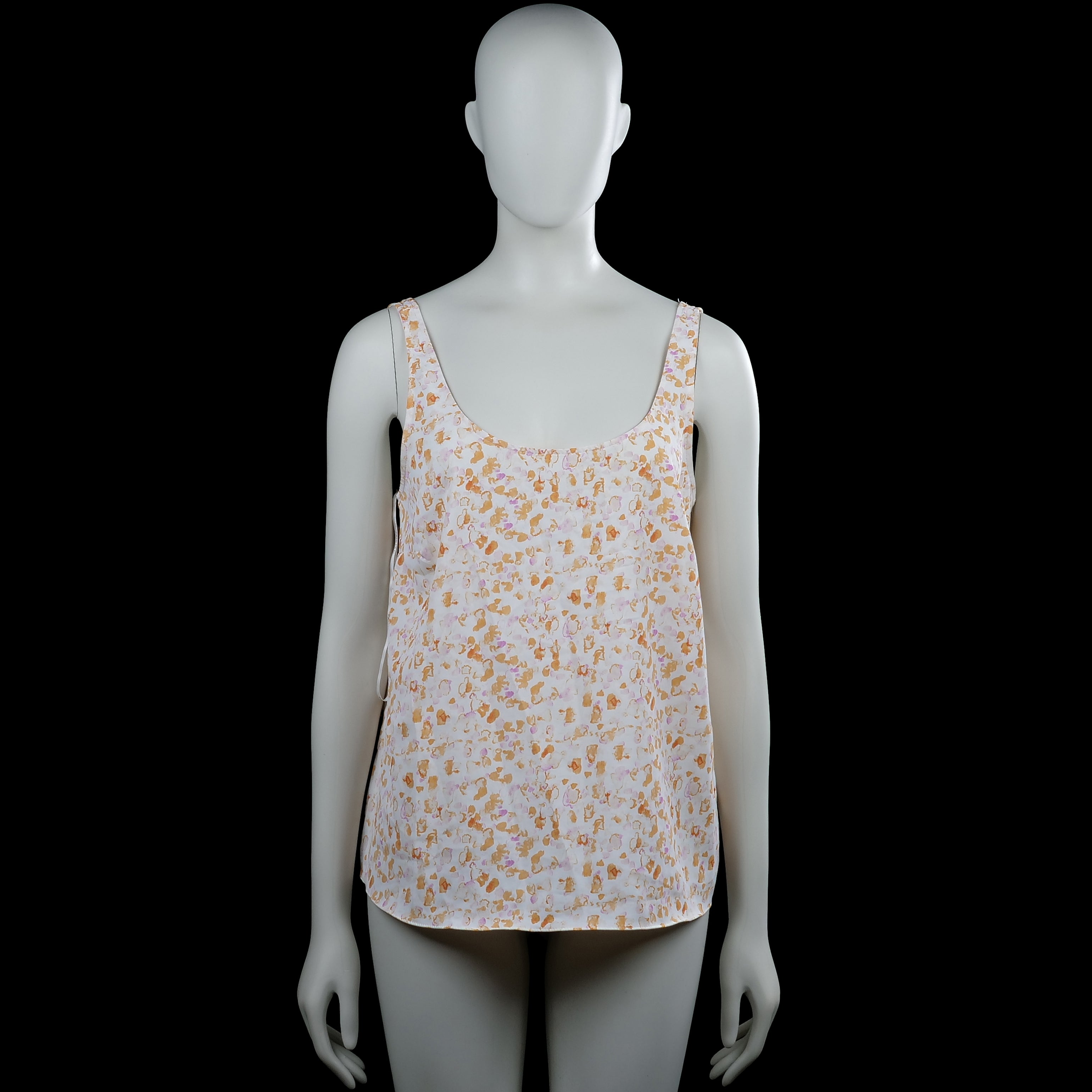 Primark - Tank top - White & Beige - Size 42 - Sleeveless white top with beige and light pink printed pattern and a scoop neckline. Straight hem with plain arm openings.