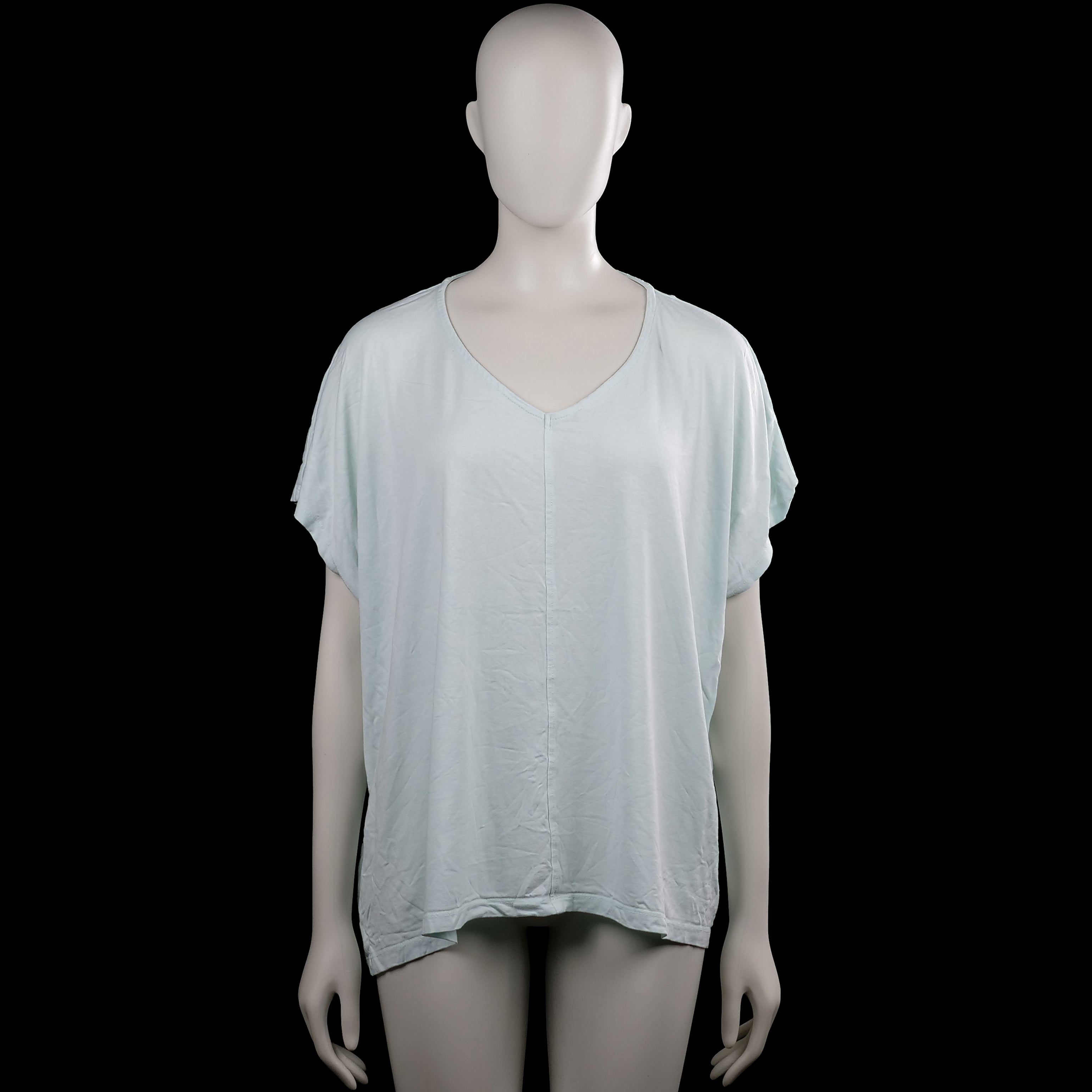Mywear - T-shirt - Mint - Size XL - Mint solid top with a V-neckline and short sleeves. Features plain cuffs and a straight hem.
