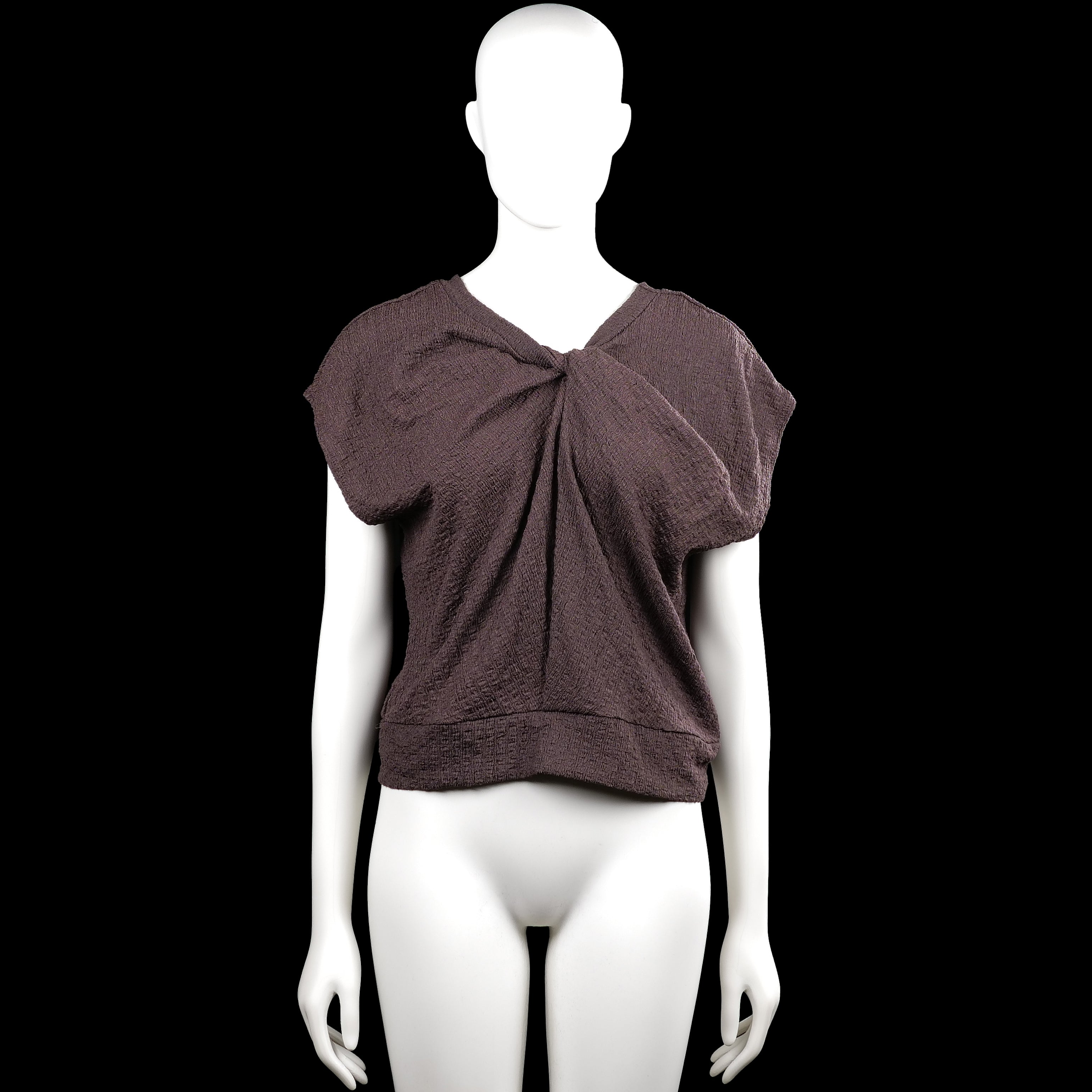 Lindex - T-shirt - Brown - Size M - Brown solid top with a round neck and short sleeves. Features a twisted front detail and a straight hem.