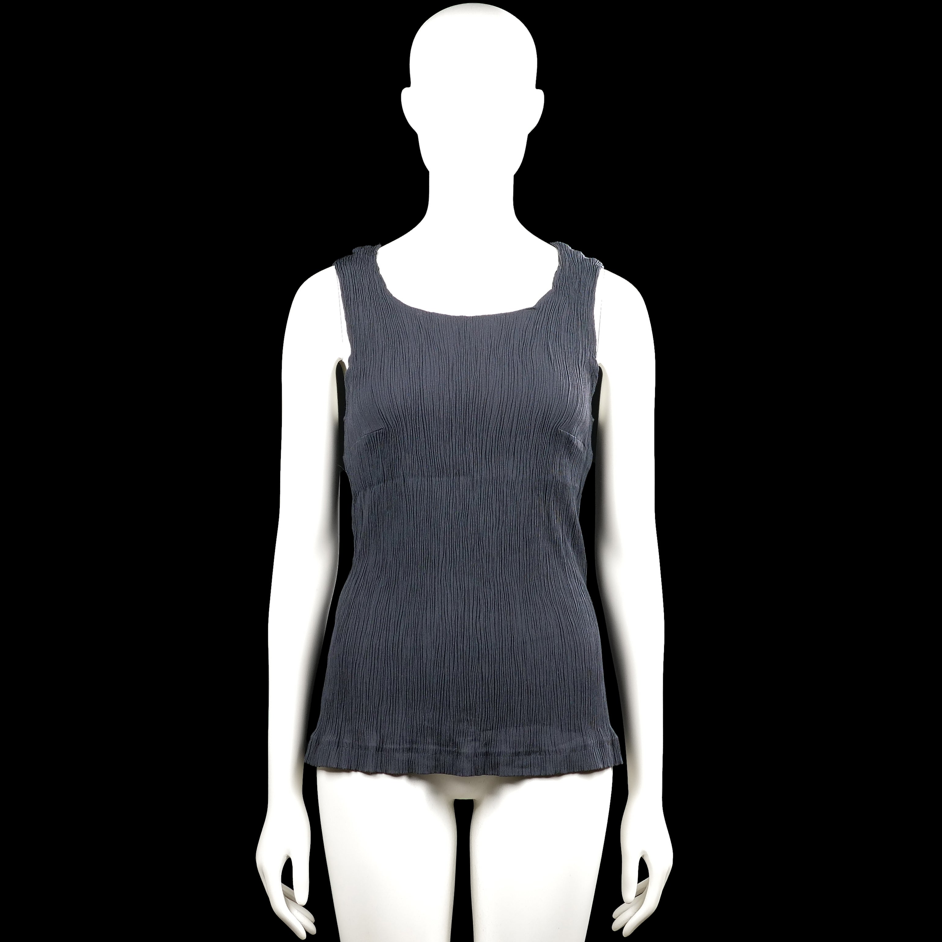 Tank top - Dark Gray - Size M - Dark gray sleeveless solid top with a scoop neckline and wide shoulder straps. Straight hem with no visible closures.