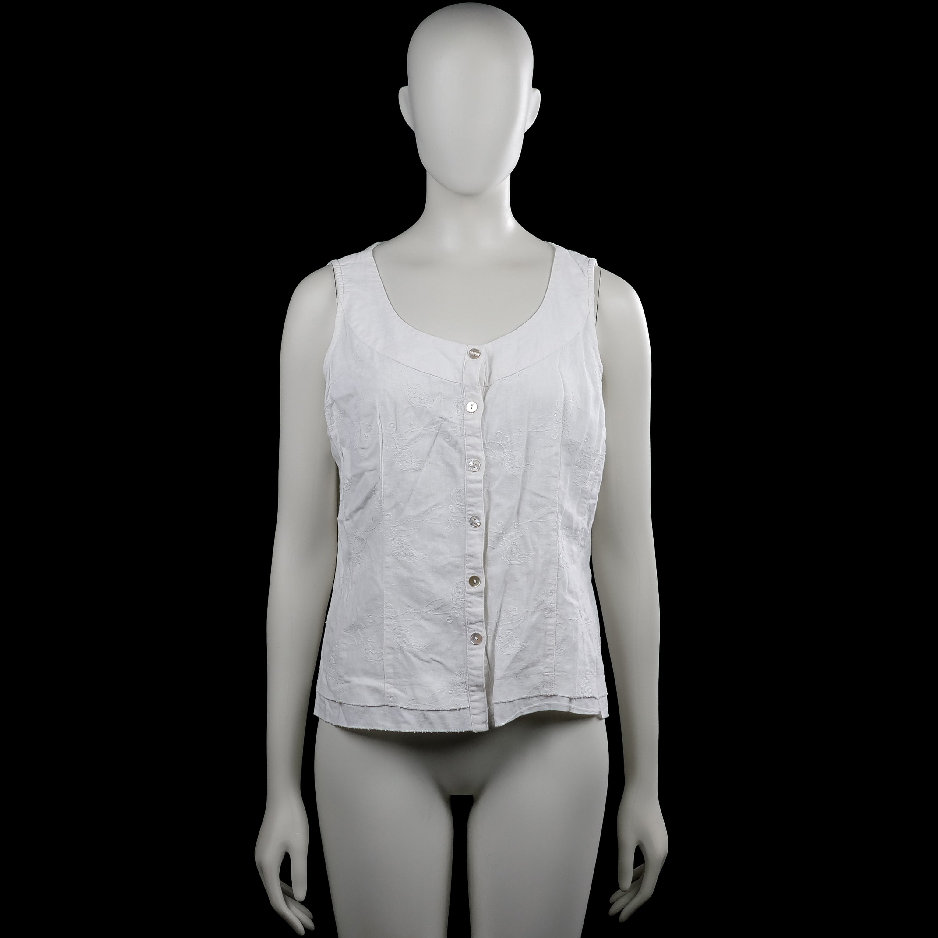 Signature experience - Blouse - White - Size M - White sleeveless top with a scoop neckline and a front button placket. Features a straight hem.