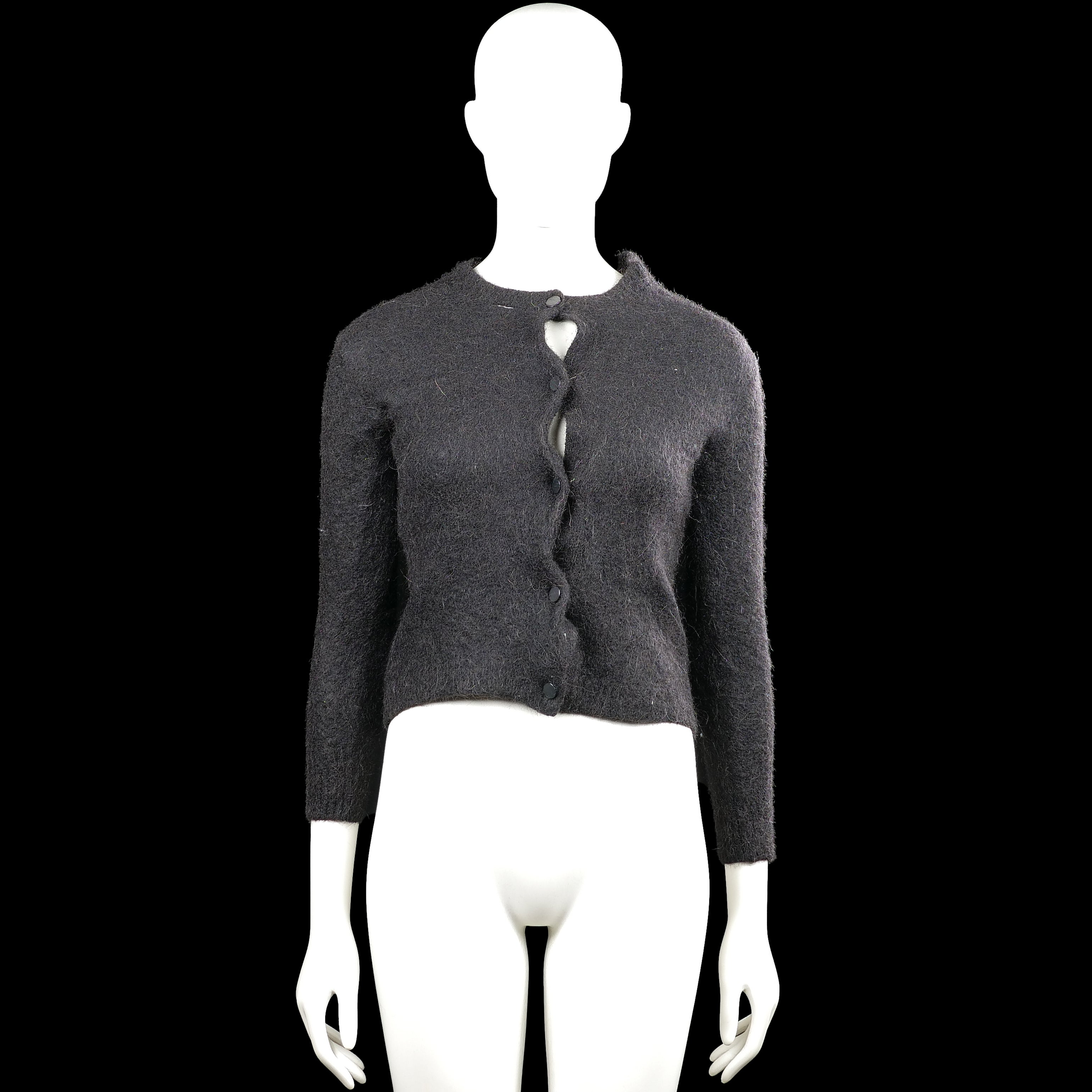 Cubus as - Cardigan - Charcoal - Size M - Charcoal solid long-sleeve cardigan with a round neckline and a front button closure. Straight hem and plain cuffs.