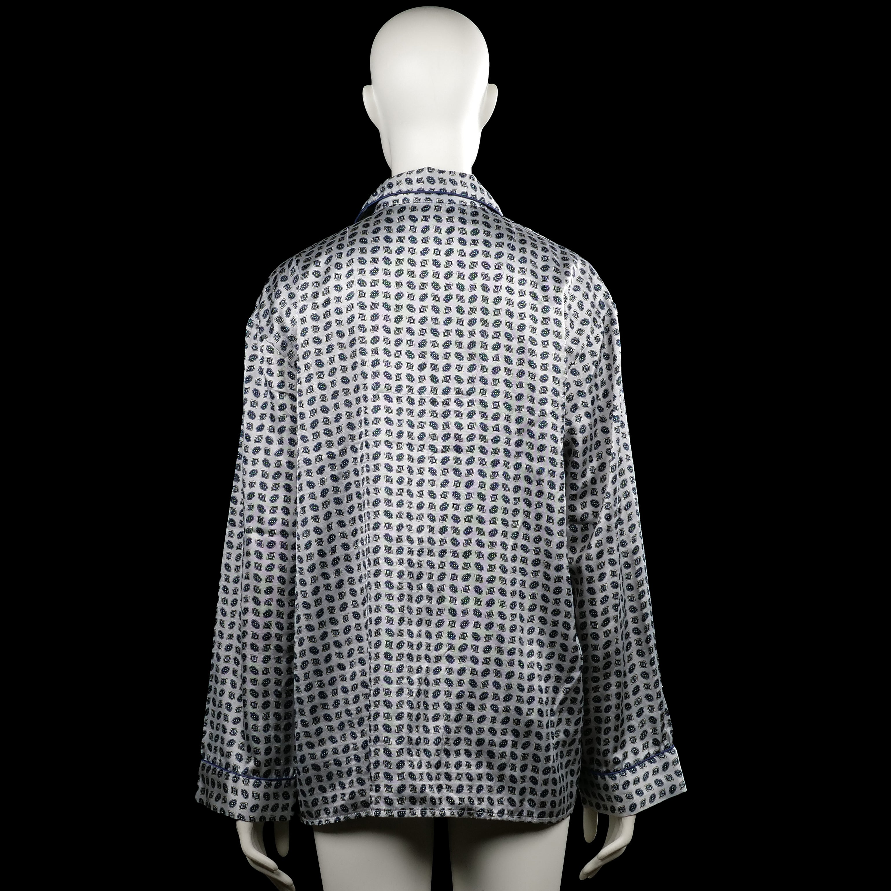 Shirt - White & Navy - Size M