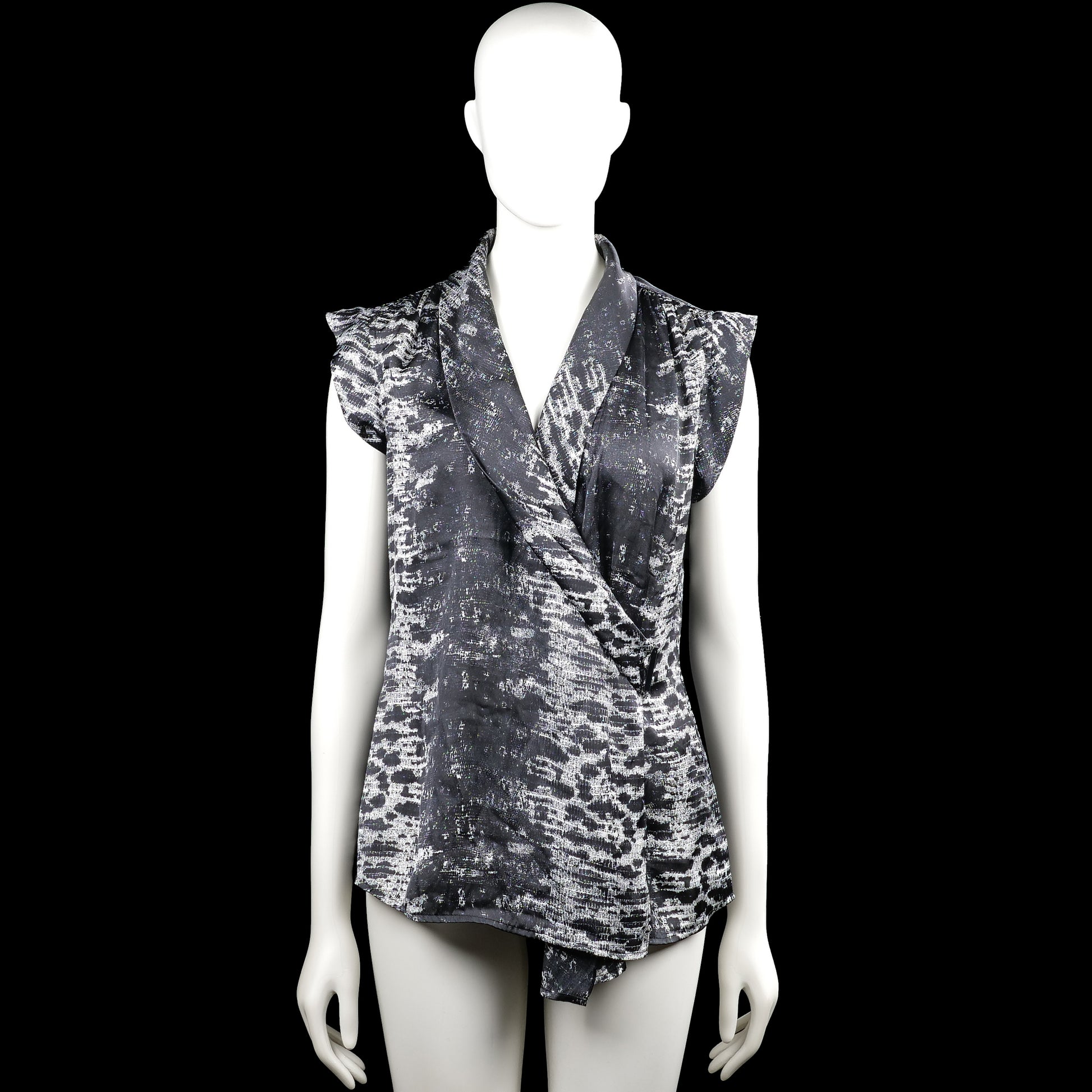 Paul costelloe - Blouse - Black & White - Size M - Black and white printed sleeveless top with a V-neck and draped front. Straight hem with plain arm openings.