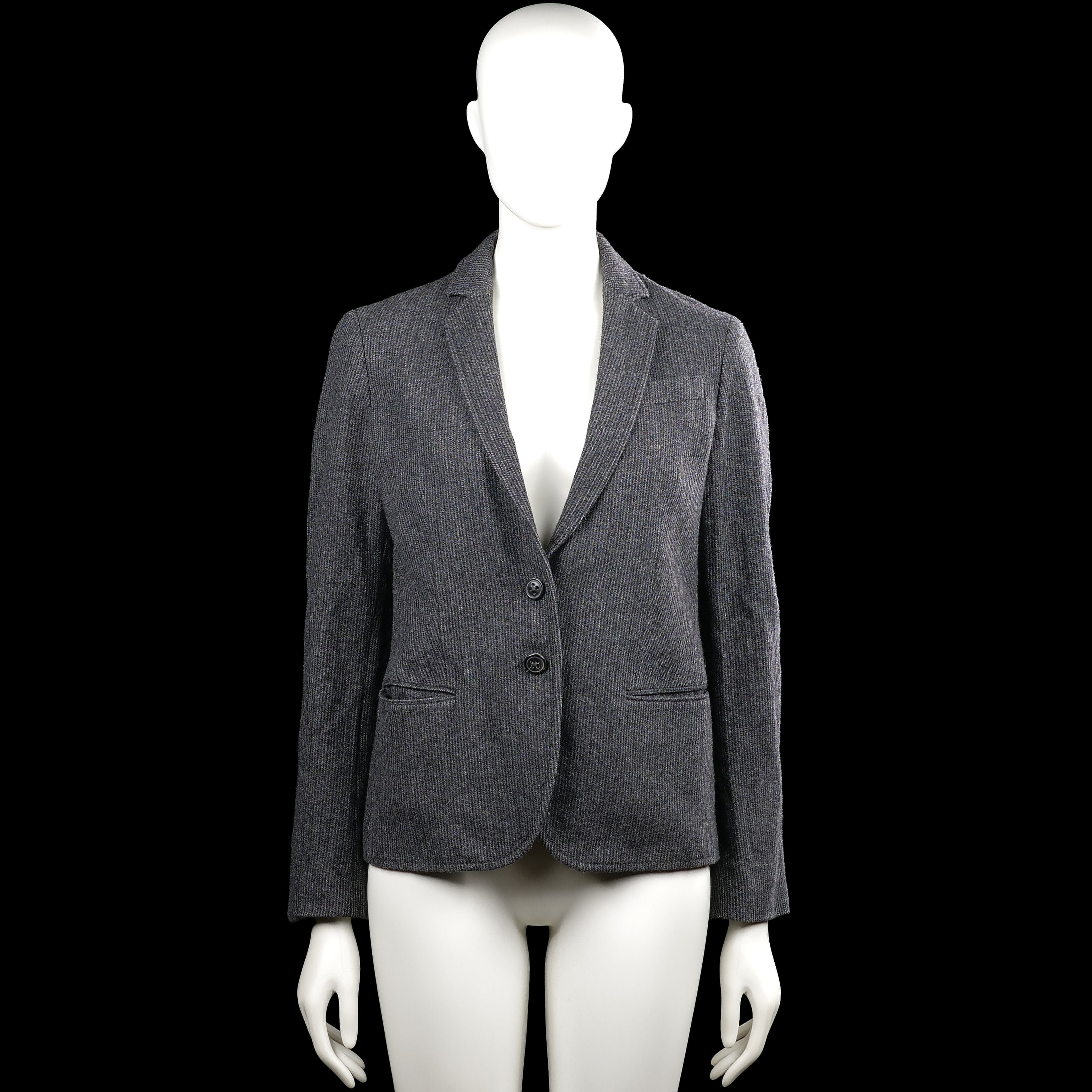 Massimo dutti - Blazer - Gray - Size S - Gray solid blazer with a V-neck lapel collar and long sleeves with button cuffs. Features a front button closure, flap pockets, and a straight hem.