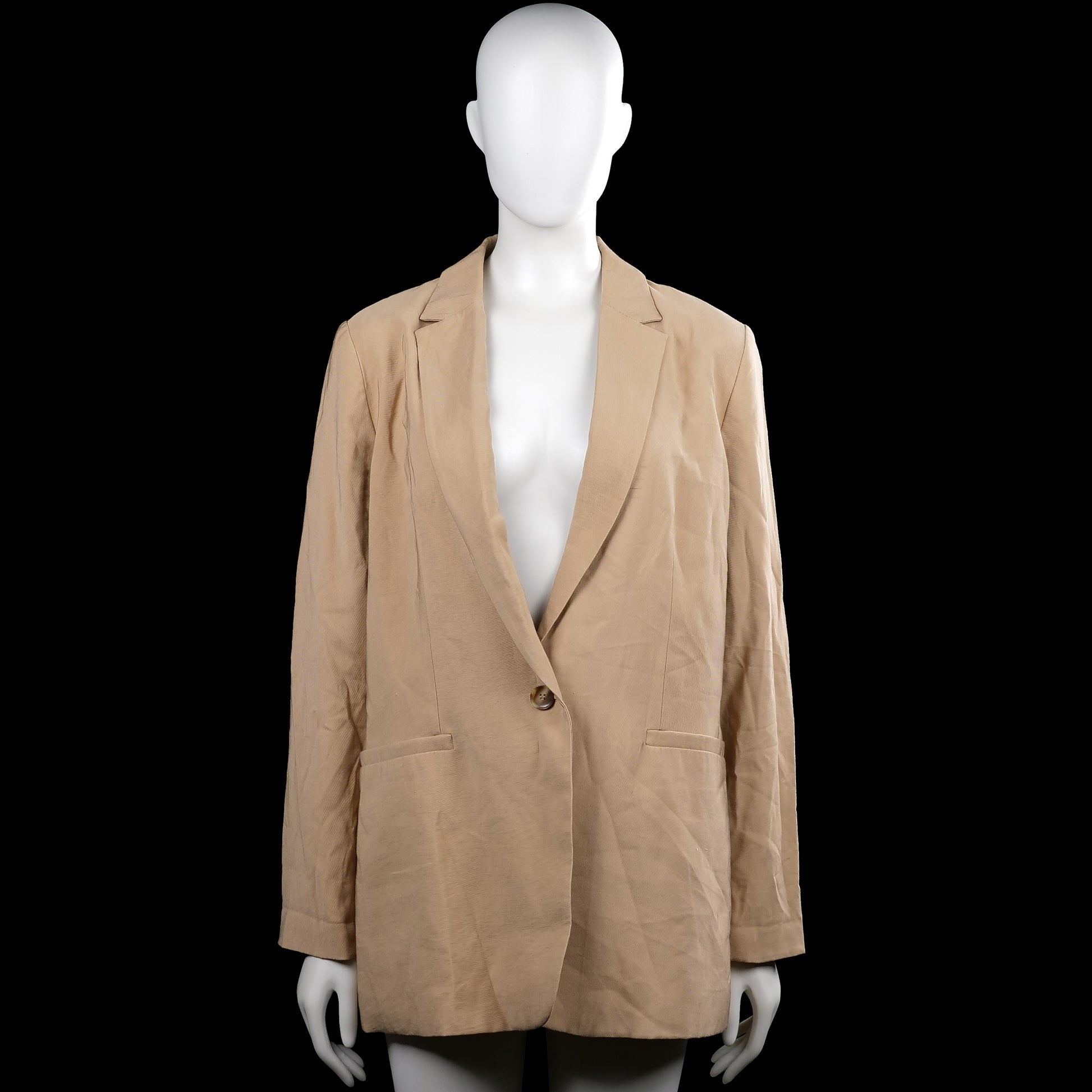 Kappahl - Blazer - Beige - Size 42 - Beige solid blazer with a notched collar and a V-neck opening with a single-button front. Long sleeves with plain cuffs, straight hem, and two front welt pockets.