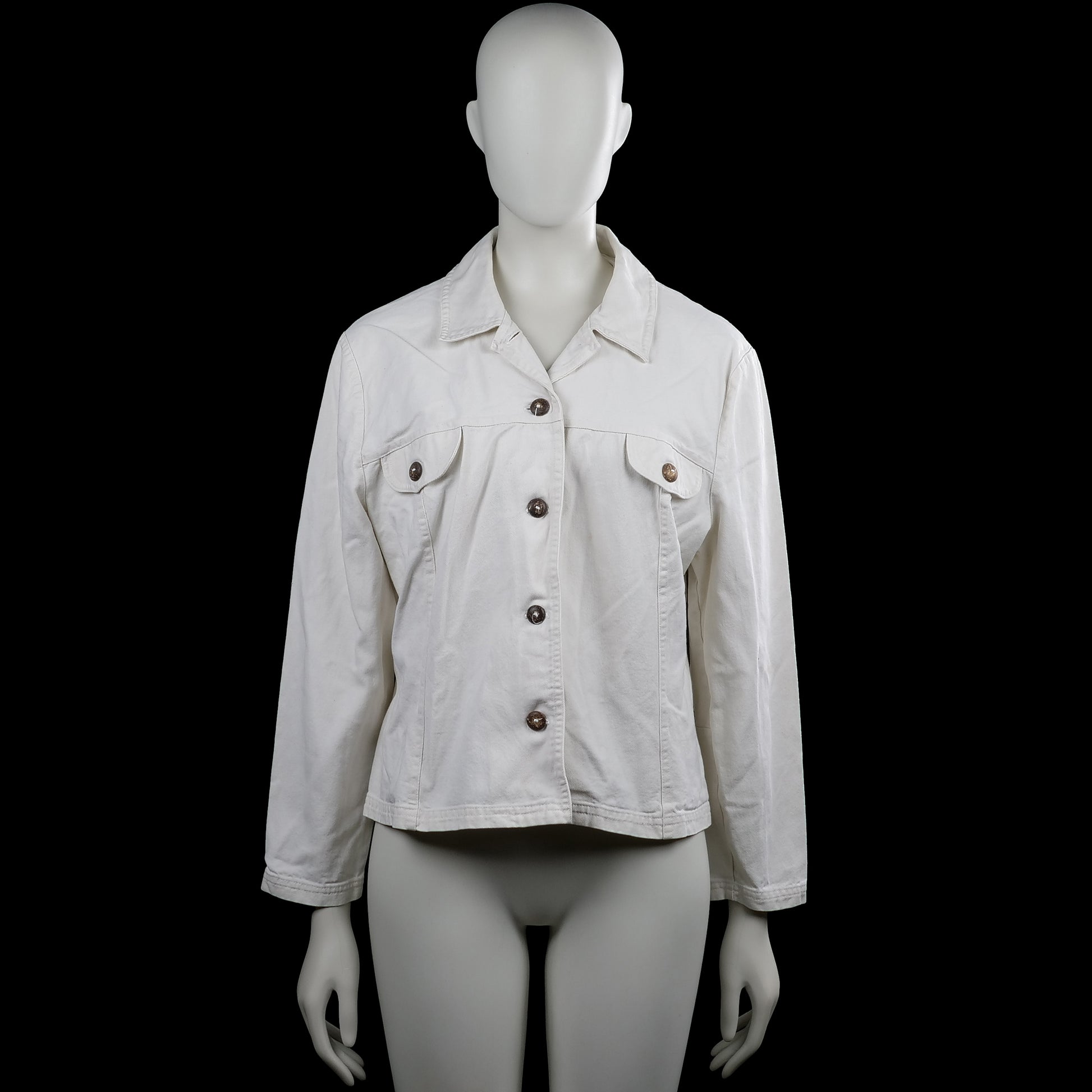 Sari - Denim jacket - White - Size M - White solid collared jacket with a front button closure and two buttoned flap chest pockets. Long sleeves with plain cuffs and a straight hem.