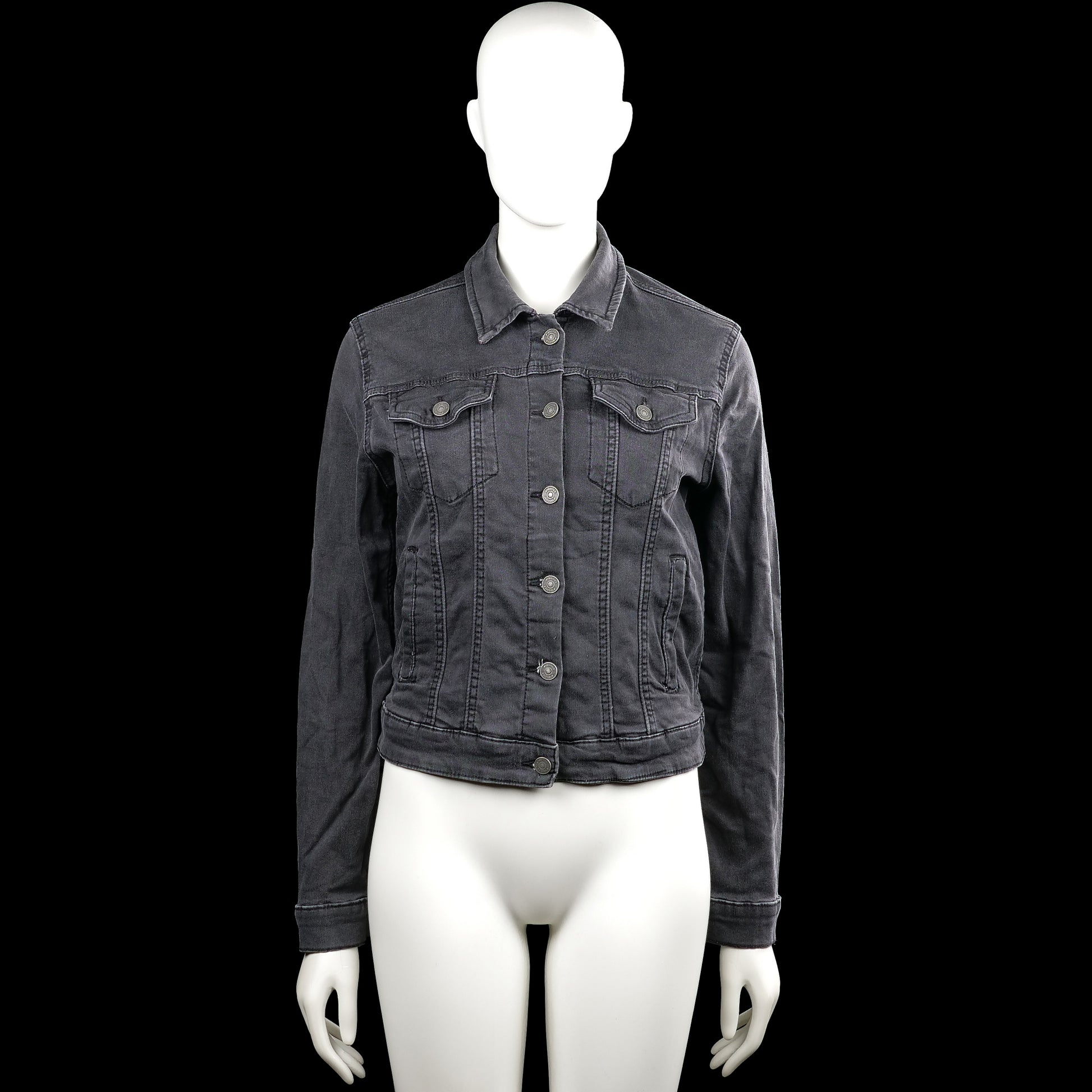 Fb Sister - Denim jacket - Charcoal - Size M - Charcoal solid jacket with a classic collar and long sleeves with button cuffs. Features a front button closure, flap chest pockets, and a straight hem.
