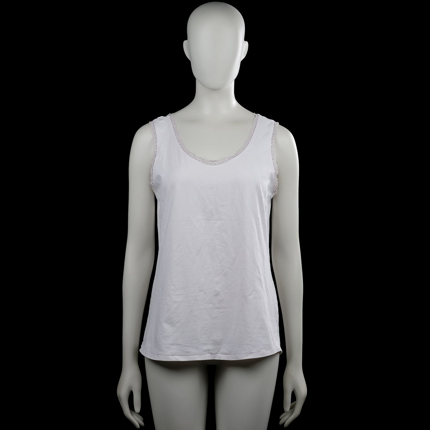 John cabot - Tank top - White - Size XL - White solid sleeveless top with a scoop neckline and lace trim along the neckline and armholes. Straight hem with no visible closures.