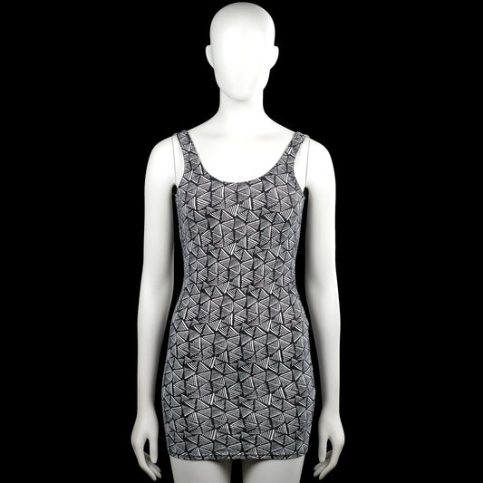H&M - Tank top - Black & White - Size S - Black and white sleeveless dress with an all-over geometric print and a scoop neckline. Straight hem with wide shoulder straps and a low scoop back.