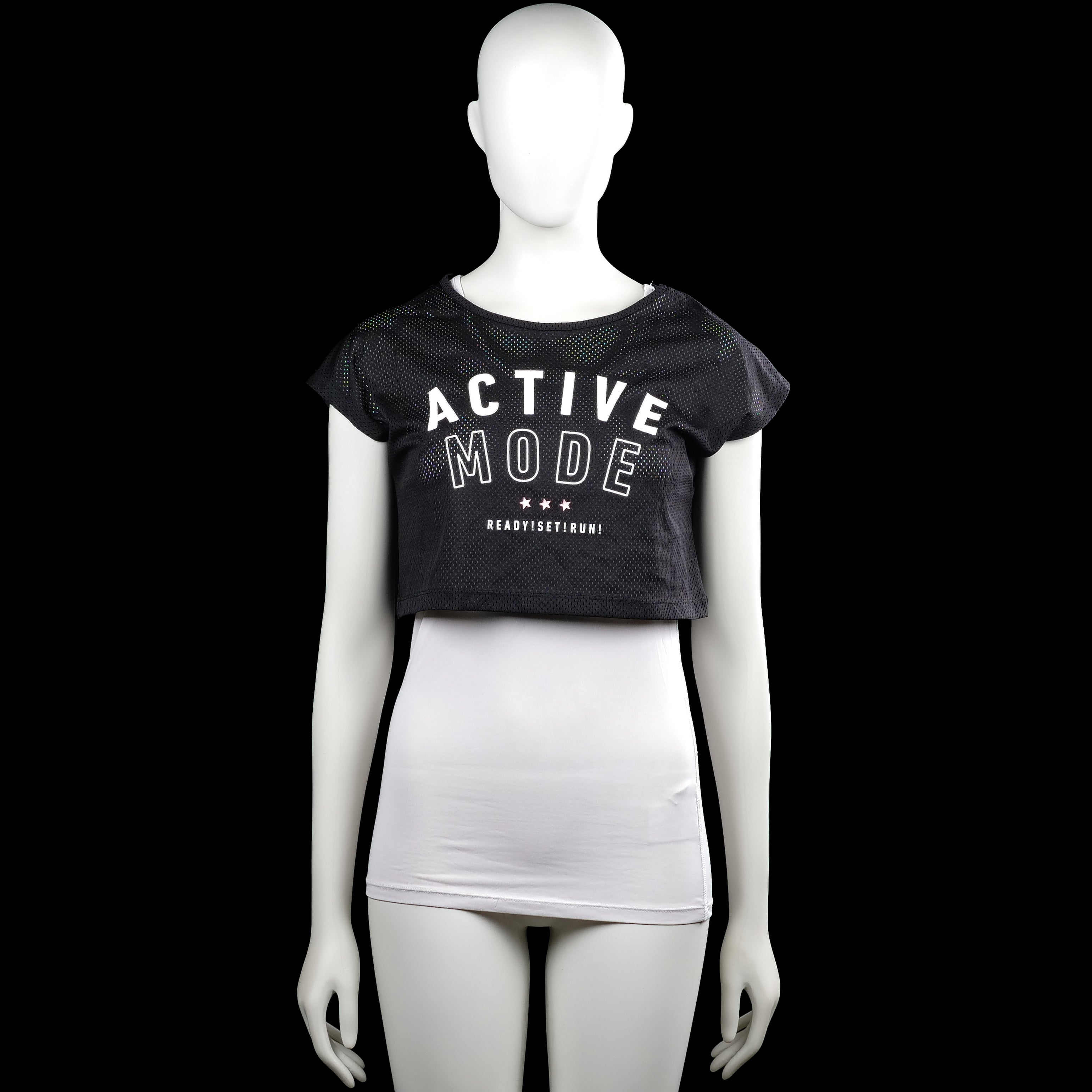 H&m sport - T-shirt - Black - Size 158, 164 - Black short-sleeve top with a round neck and straight hem. Features a large white "ACTIVE MODE" text graphic on the front.