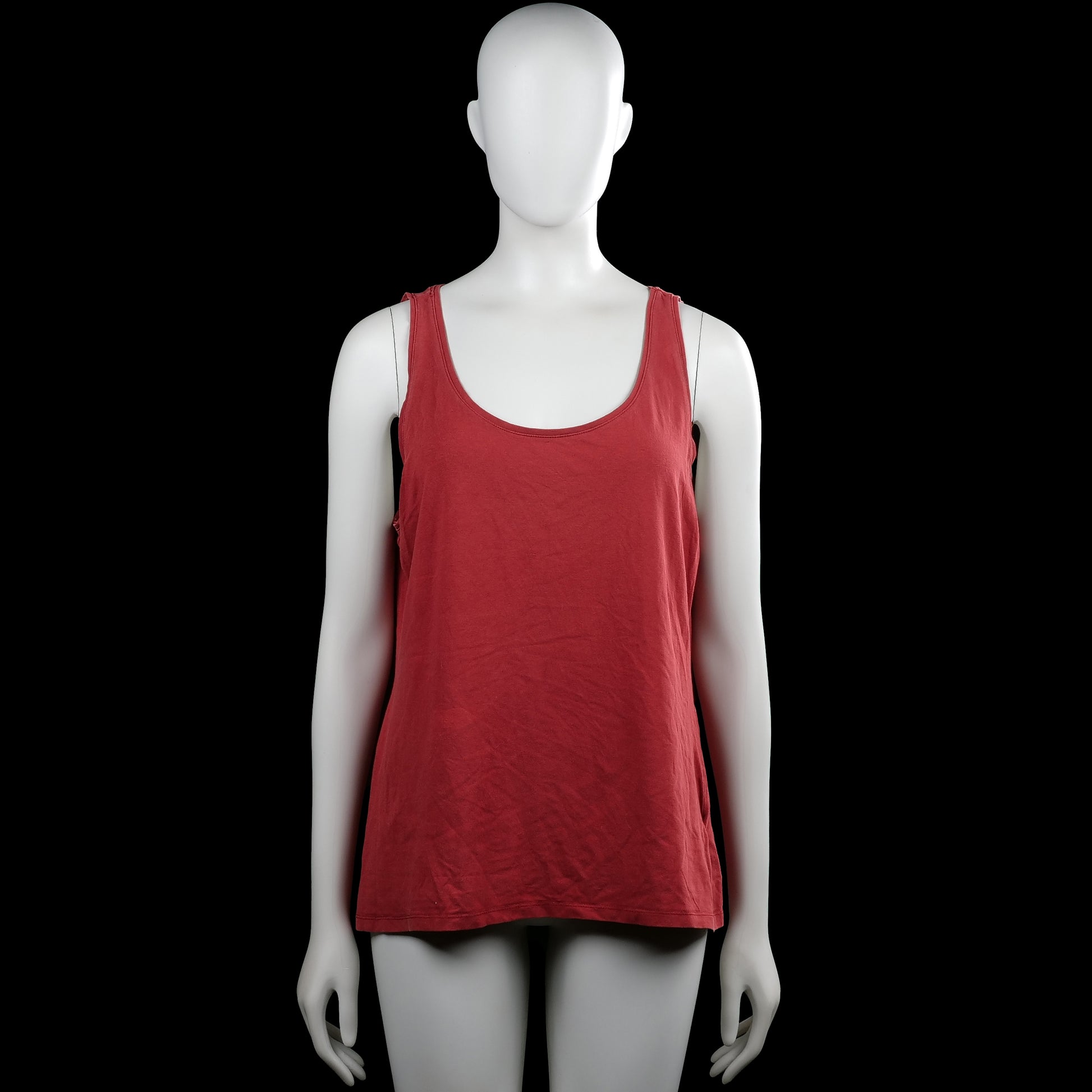 H&m basic - Tank top - Red - Size XL - Red solid sleeveless tank top with a scoop neckline and wide shoulder straps. Straight hem with no visible closures.
