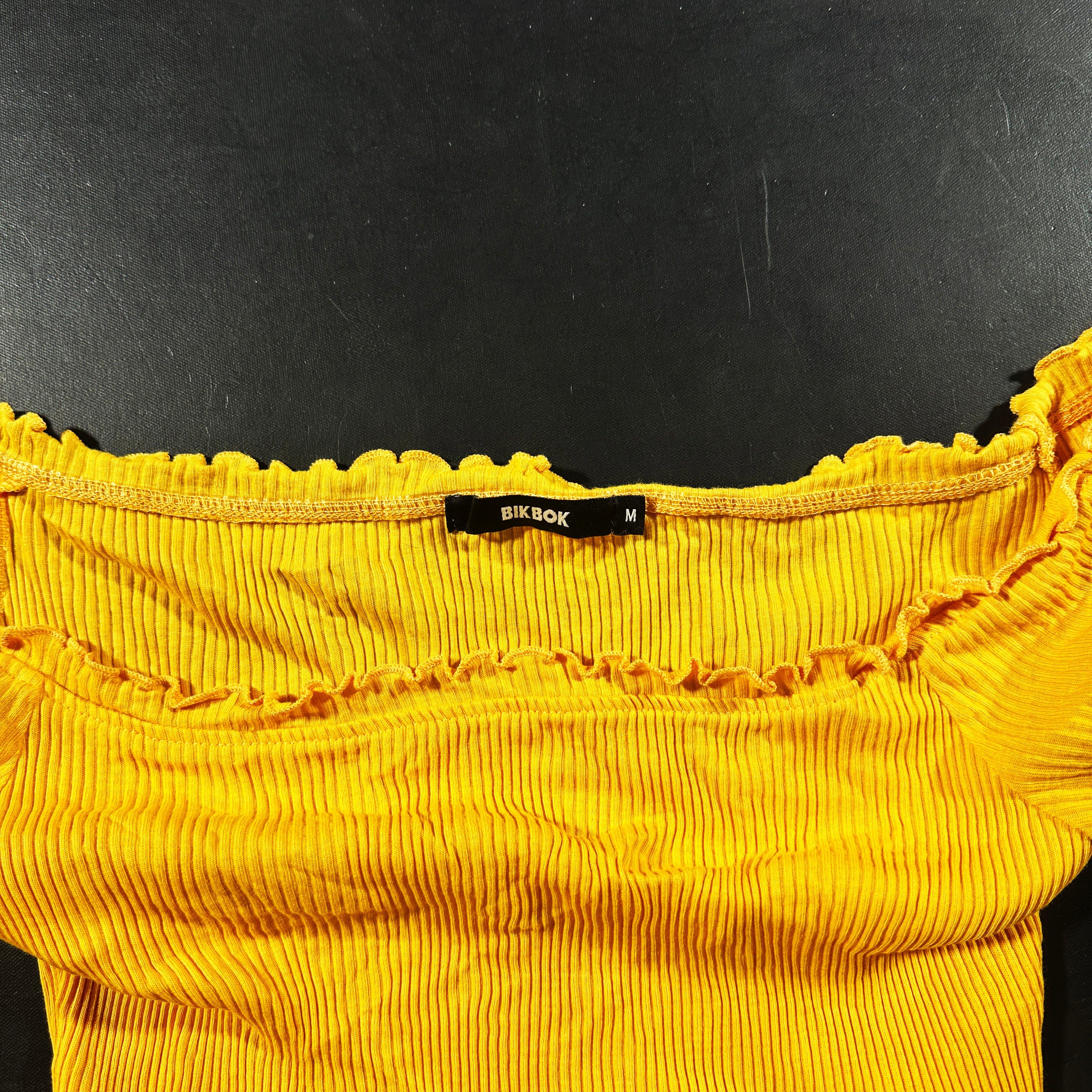 T-shirt - Mustard - Size M