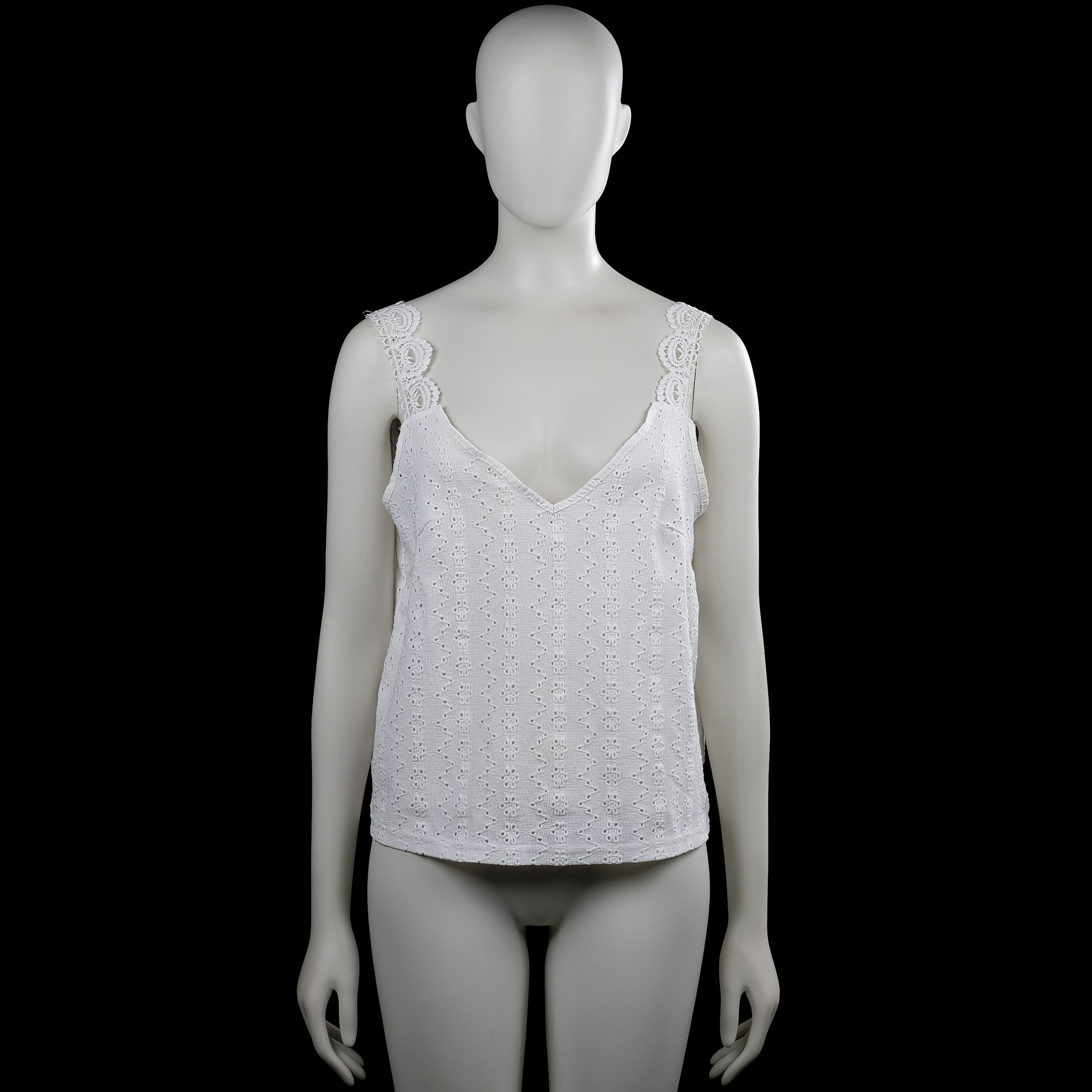 Shein - Tank top - White - Size M - White sleeveless top with a V-neck and wide lace shoulder straps. Features an eyelet texture and a straight hem.