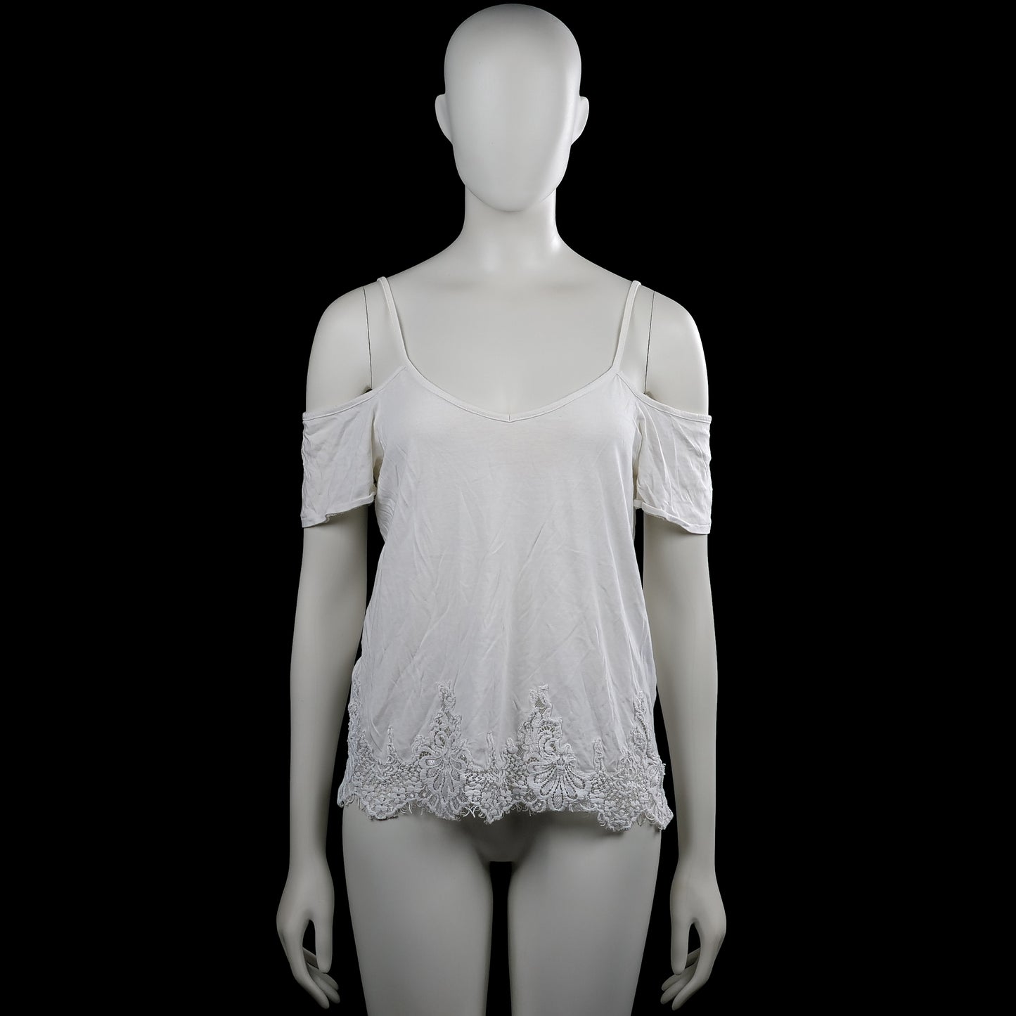 Seven sisters - Blouse - White - Size S - White solid cold-shoulder top with thin shoulder straps and a V-neckline. Features short sleeves with plain cuffs and a straight hem with lace trim.