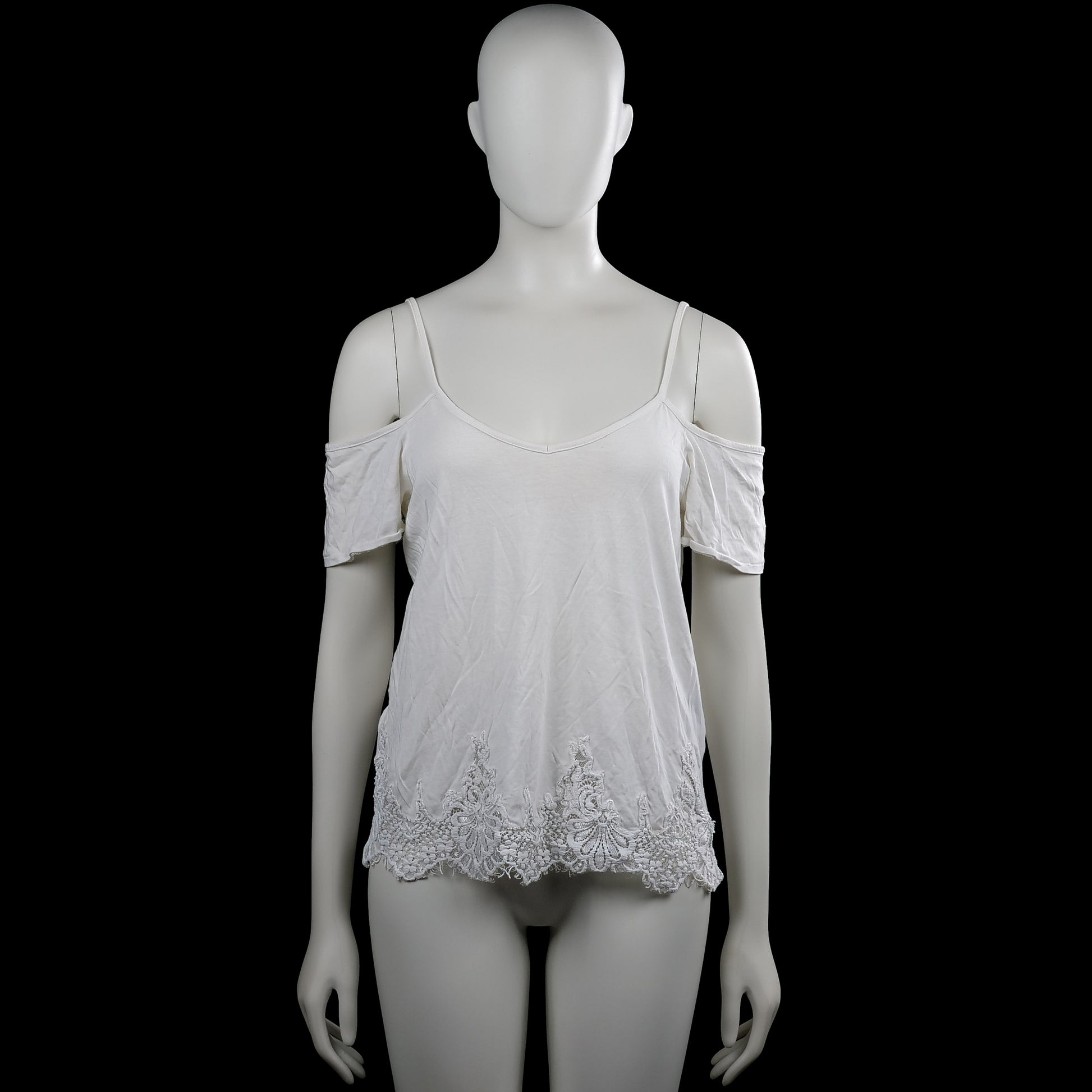 Seven sisters - Blouse - White - Size S - White solid cold-shoulder top with thin shoulder straps and a V-neckline. Features short sleeves with plain cuffs and a straight hem with lace trim.