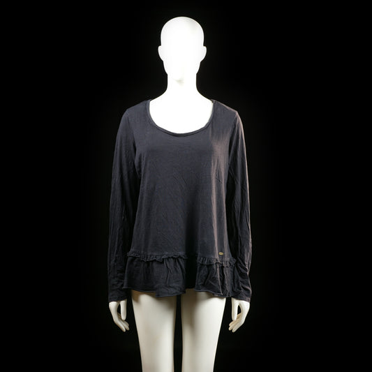 Dobber - Blouse - Black - Size M - Long-sleeved top with a scoop neckline and a ruffled peplum hem. Plain design without visible closures or embellishments.