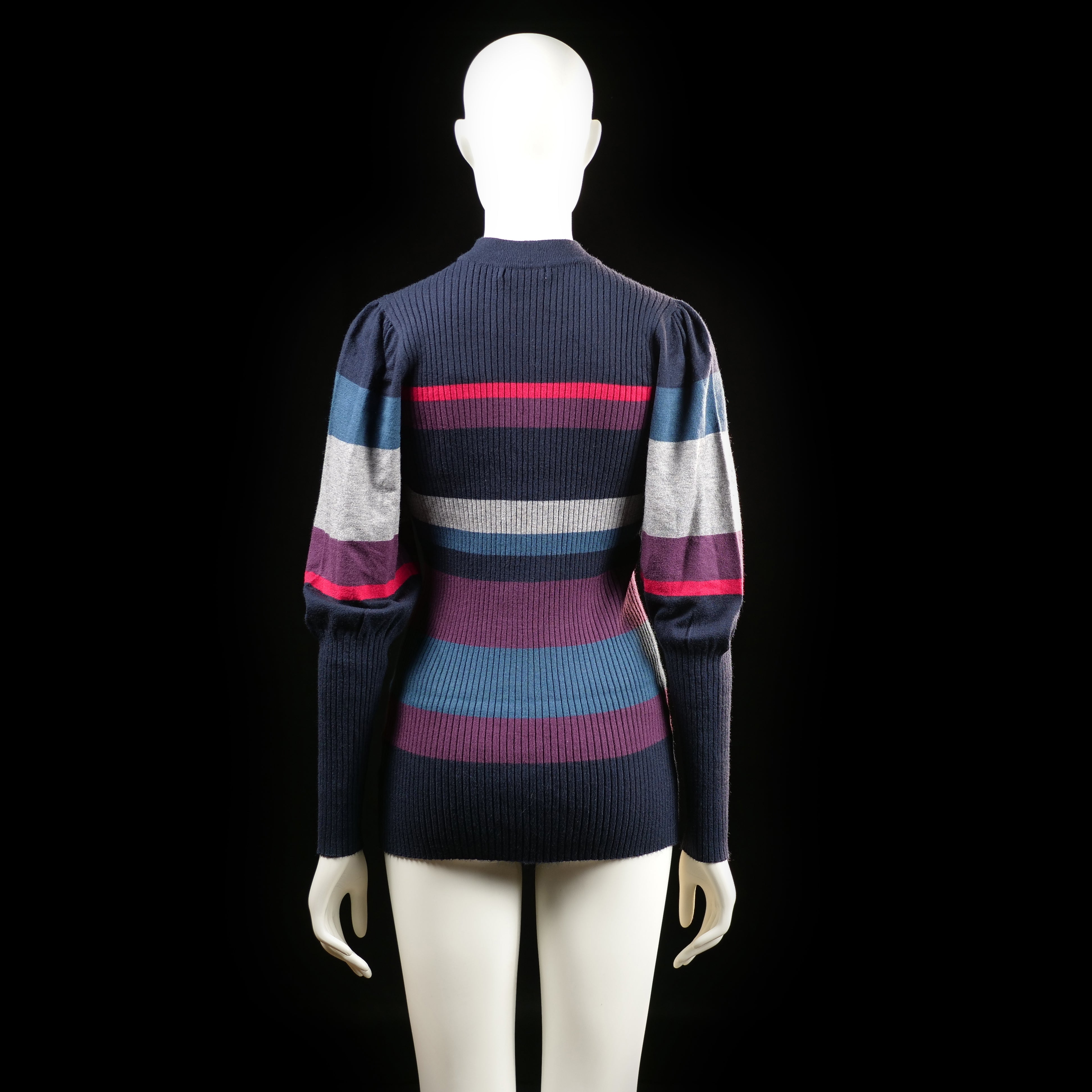 Sweater - Multicolored - Size L - (NEW)