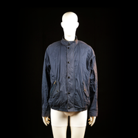 Barbour - Coach jacket - Navy - Size L - Lightweight jacket with a stand collar, front button closure, and two angled flap pockets with buttoned detailing at the front. Hem and sleeves are straight with buttons at the cuffs.