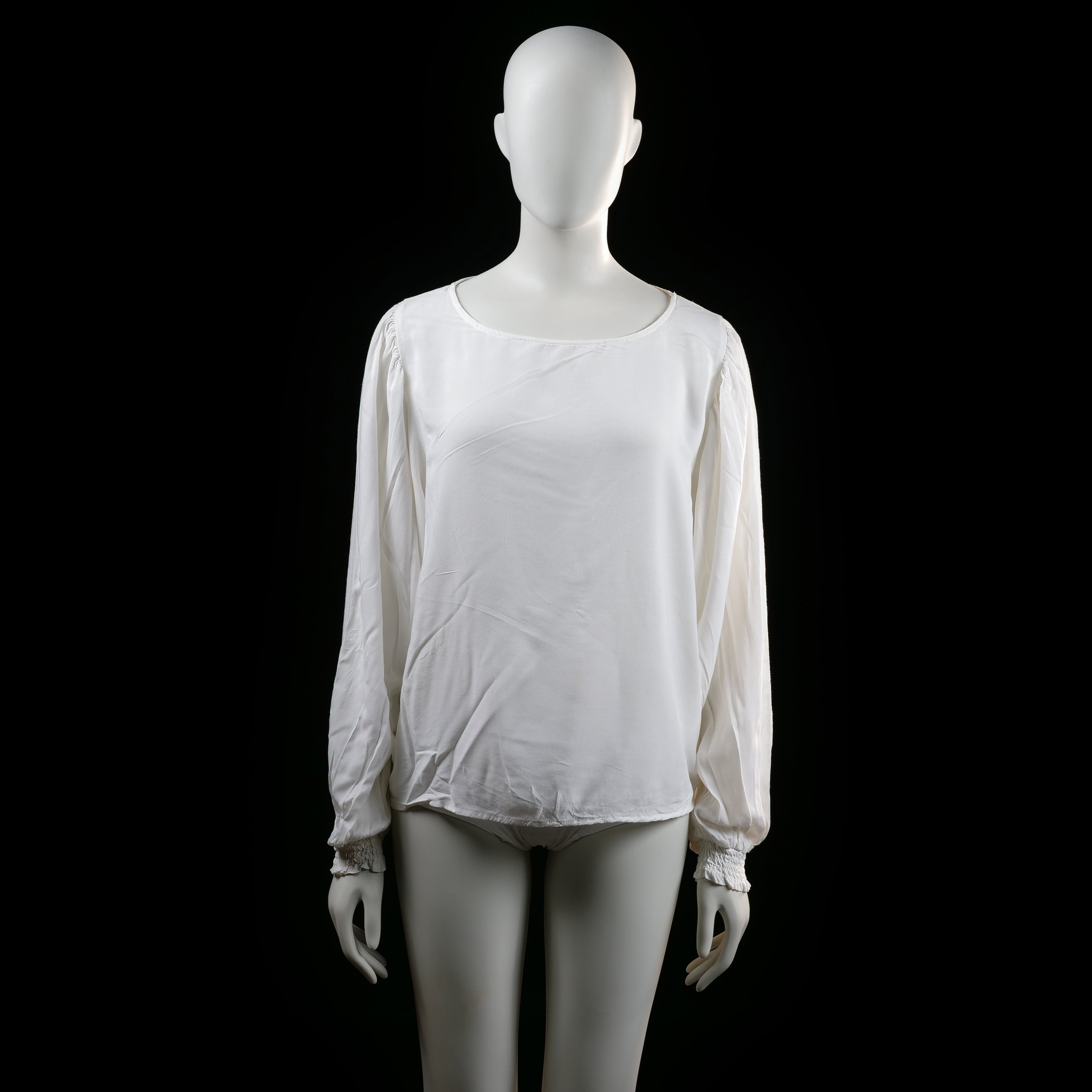 Jdy - Blouse - White - Size 40 - Loose-fitting long-sleeve top with gathered fabric at the shoulders and smocked cuffs. Features a wide round neckline and a slightly rounded hem.
