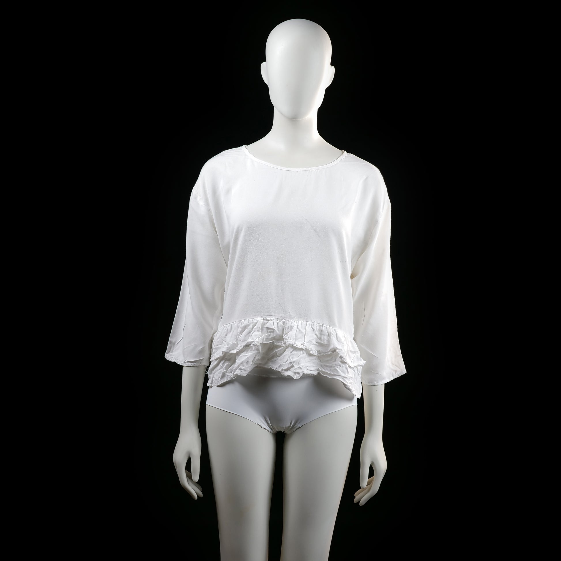 Only - Blouse - White - Size 36 - Loose-fitting white top with 3/4 sleeves and a wide round neckline. Features a pronounced double-layered ruffle at the hem.