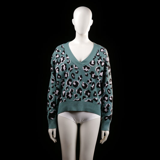 Mint & Berry - Sweater - Forest Green & Black - Size M - Long-sleeve sweater with a deep V-neckline and all-over leopard print in black and light pink. Features wide ribbed cuffs and hem.