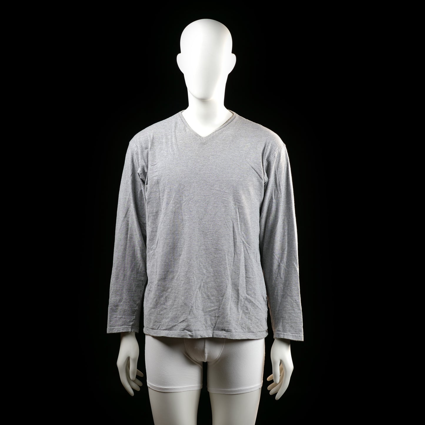 Best In Town - Long-sleeve top - Light Gray - Size L - Long-sleeve top with a V-neckline and a relaxed fit. Solid construction with no visible patterns or embellishments.