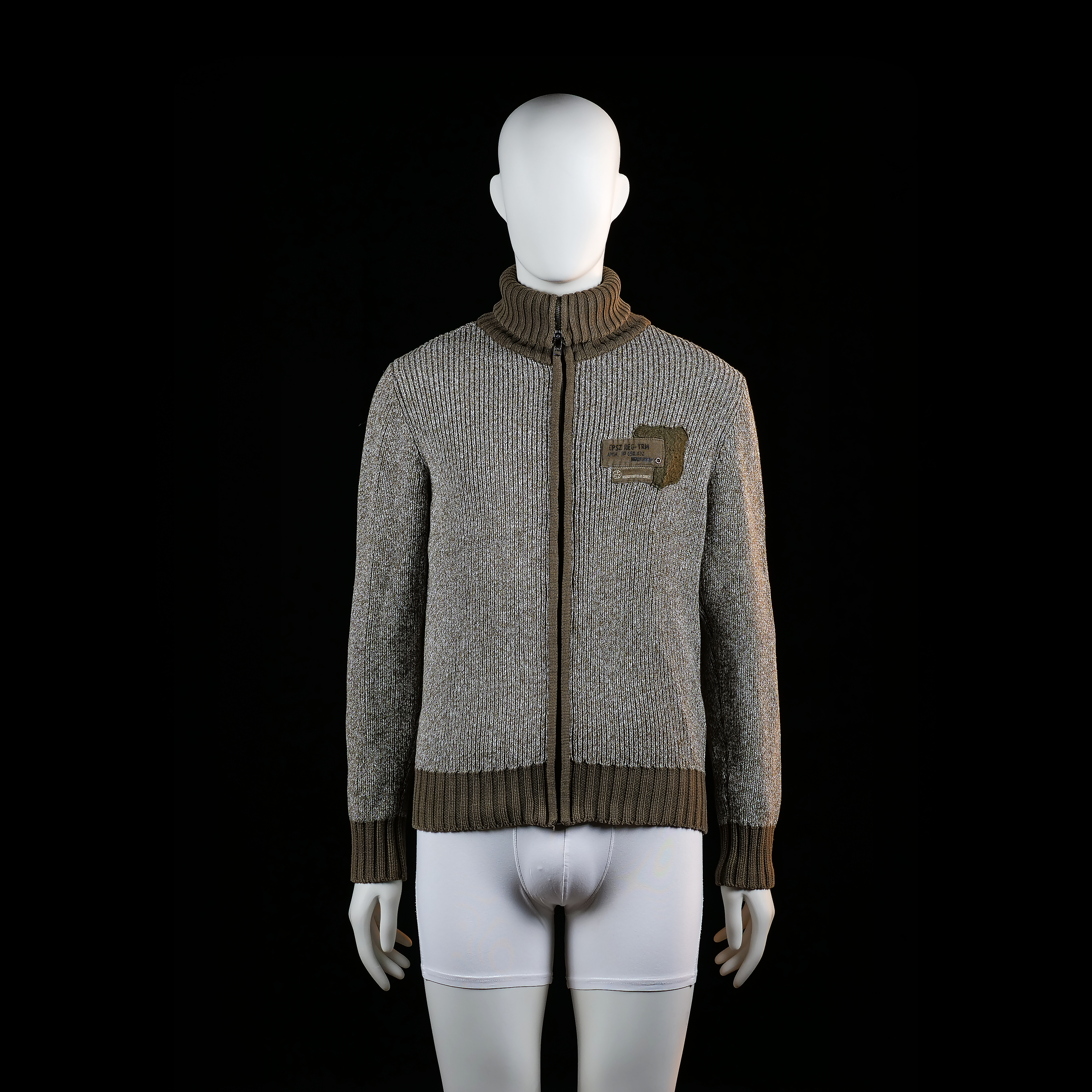Rough Choice - Fleece jacket - Gray & Brown - Size M - Ribbed zip-up jacket with contrast ribbed cuffs, hem, and high collar. Features a chest patch on the front and large text detail across the upper back.
