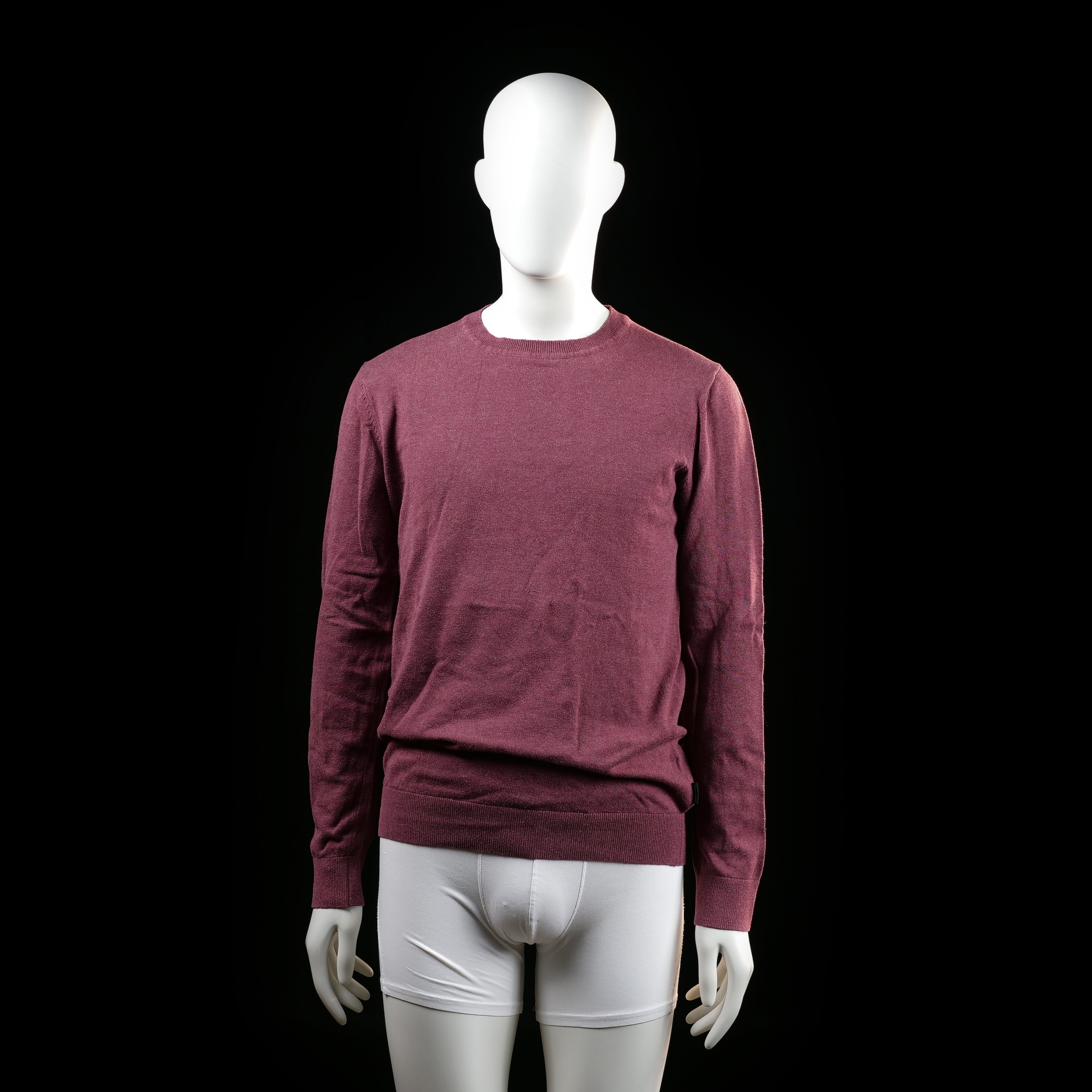 Saint Steve - Sweater - Burgundy - Size L - Lightweight crew neck sweater with ribbed cuffs and hem. Fitted silhouette with long sleeves.