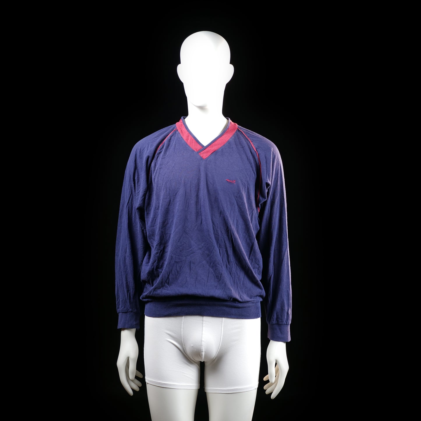 Wolsey - Sweatshirt - Navy & Red - Size M - Long-sleeve top with a deep V-neckline featuring wide contrasting red trim and matching red seam detailing along the shoulders. Finished with ribbed cuffs and hem.
