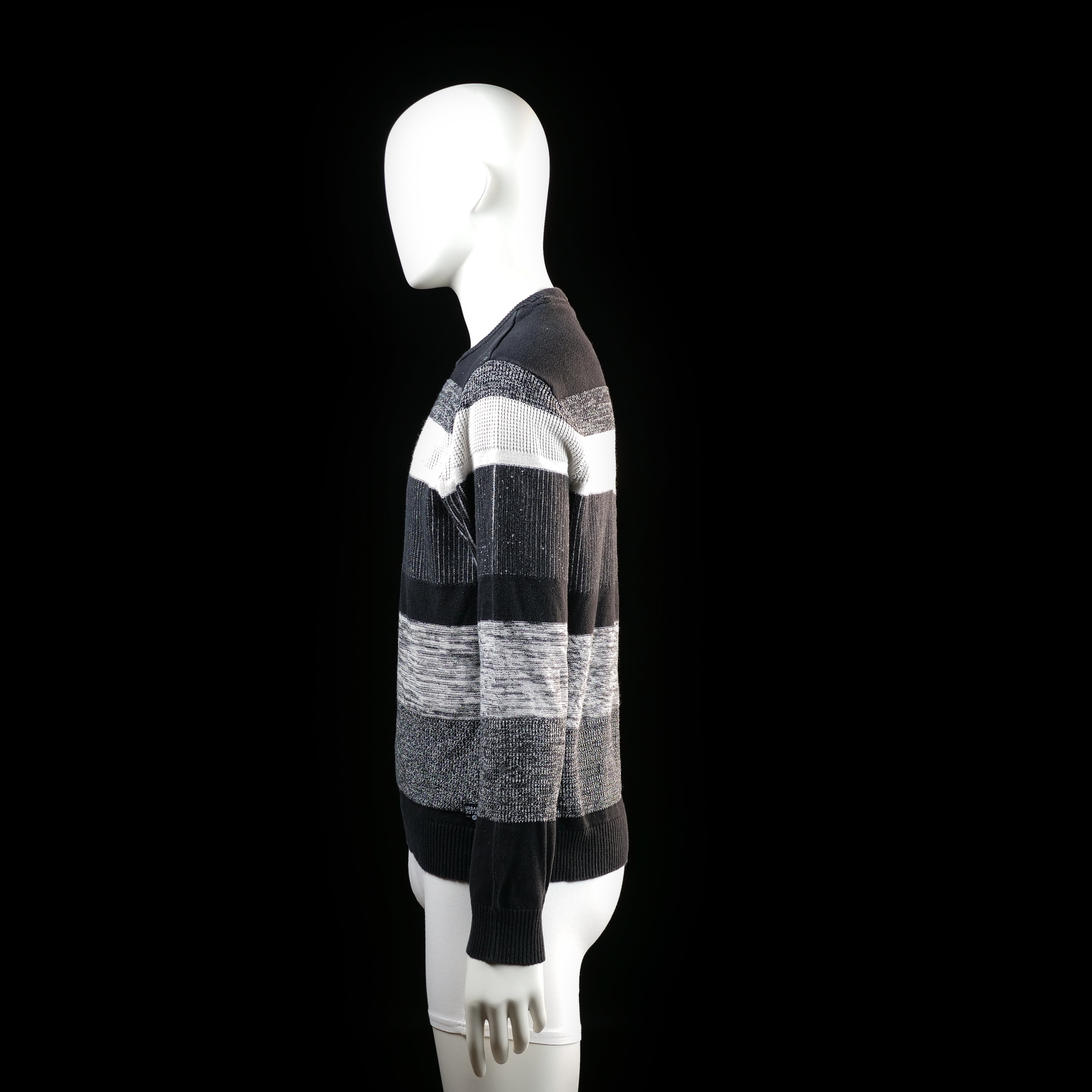 Sweater - White & Charcoal - Size L