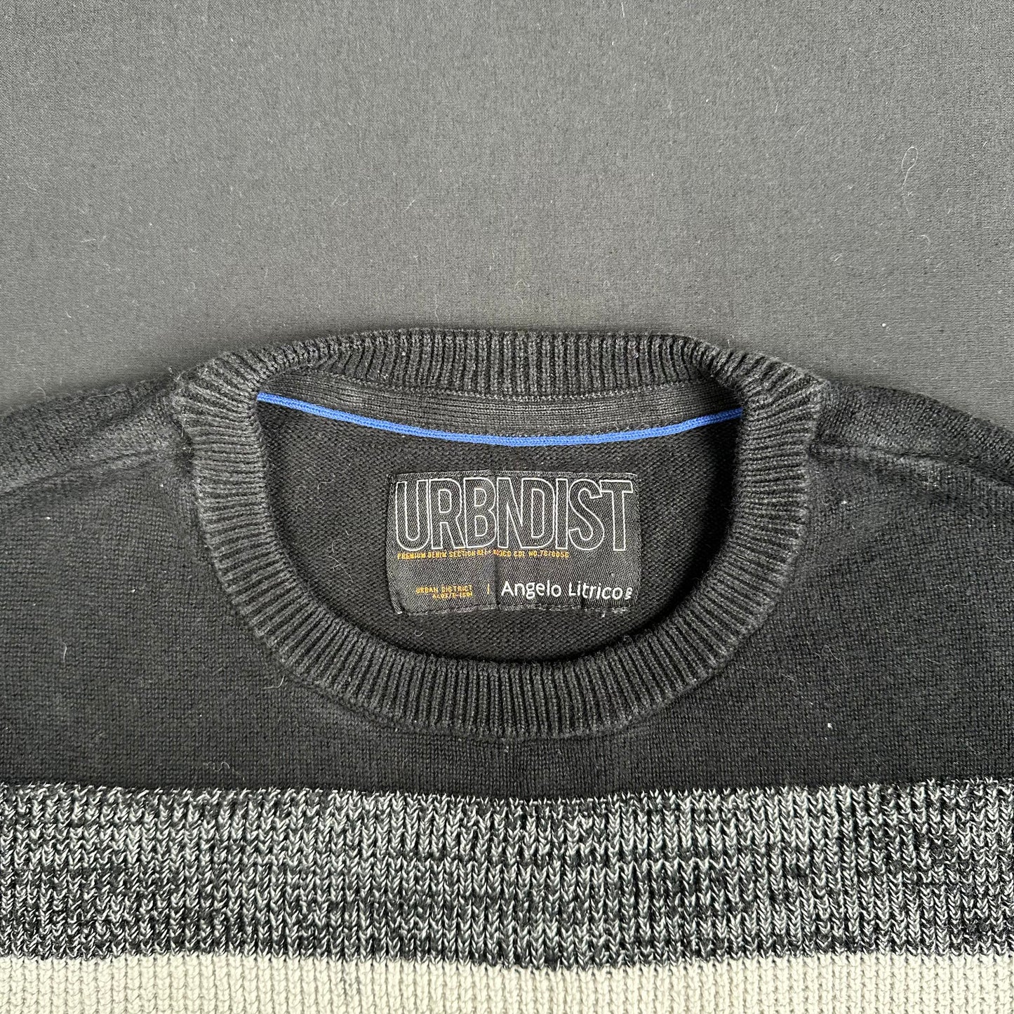 Sweater - White & Charcoal - Size L