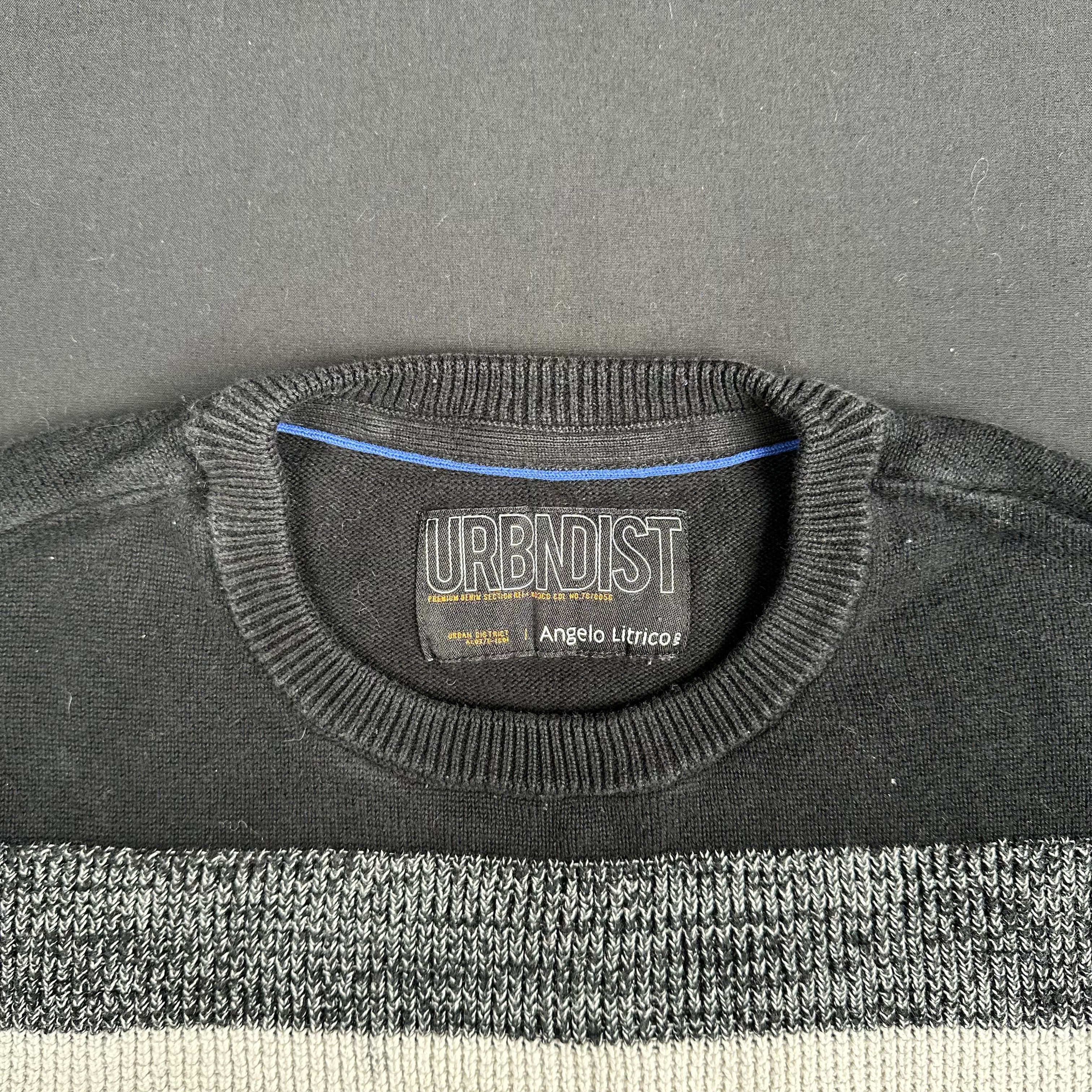 Sweater - White & Charcoal - Size L