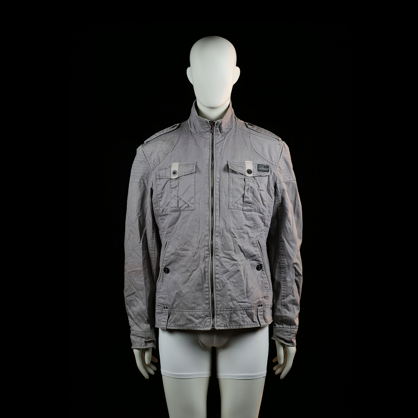Jack & Jones - Hunting jacket - Light Gray - Size XL - Light gray zip-front jacket featuring a stand collar with snap tab closure, shoulder epaulets, and flap chest pockets with button details. Quilted stitching detail on the upper sleeves.