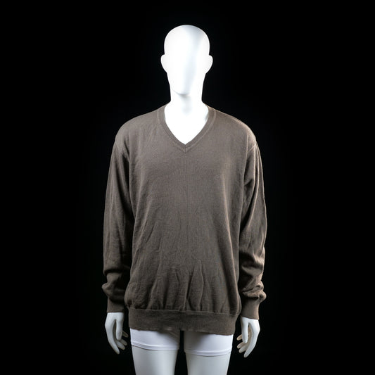 Redgreen - Sweater - Taupe - Size XXL - Long-sleeve knit sweater with a V-neckline and ribbed cuffs and hem. Solid color with no visible patterns or embellishments.