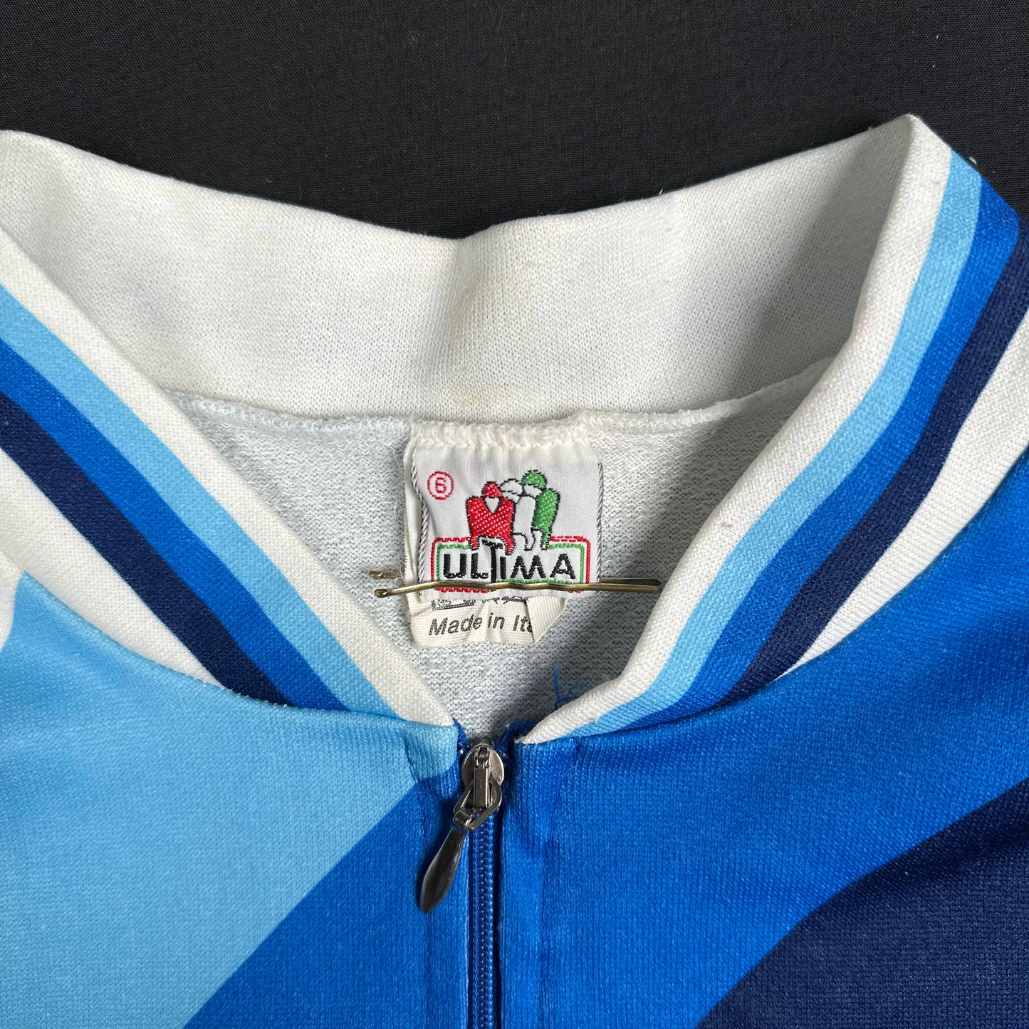 Sports top - White & Light Blue - Size M