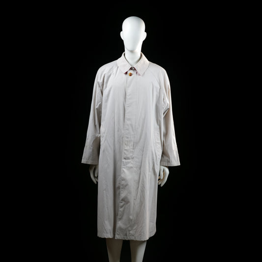 Florentino - Rain coat - Ivory - Size M - Long coat with a single visible top button and hidden front placket. Features a classic pointed collar, side pockets, and button-tab cuffs.
