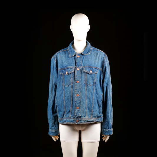 C&A - Denim jacket - Denim Blue - Size XXL - Classic button-up jacket with metal buttons and pointed flap chest pockets. Features vertical seams on front and back and buttoned cuffs.
